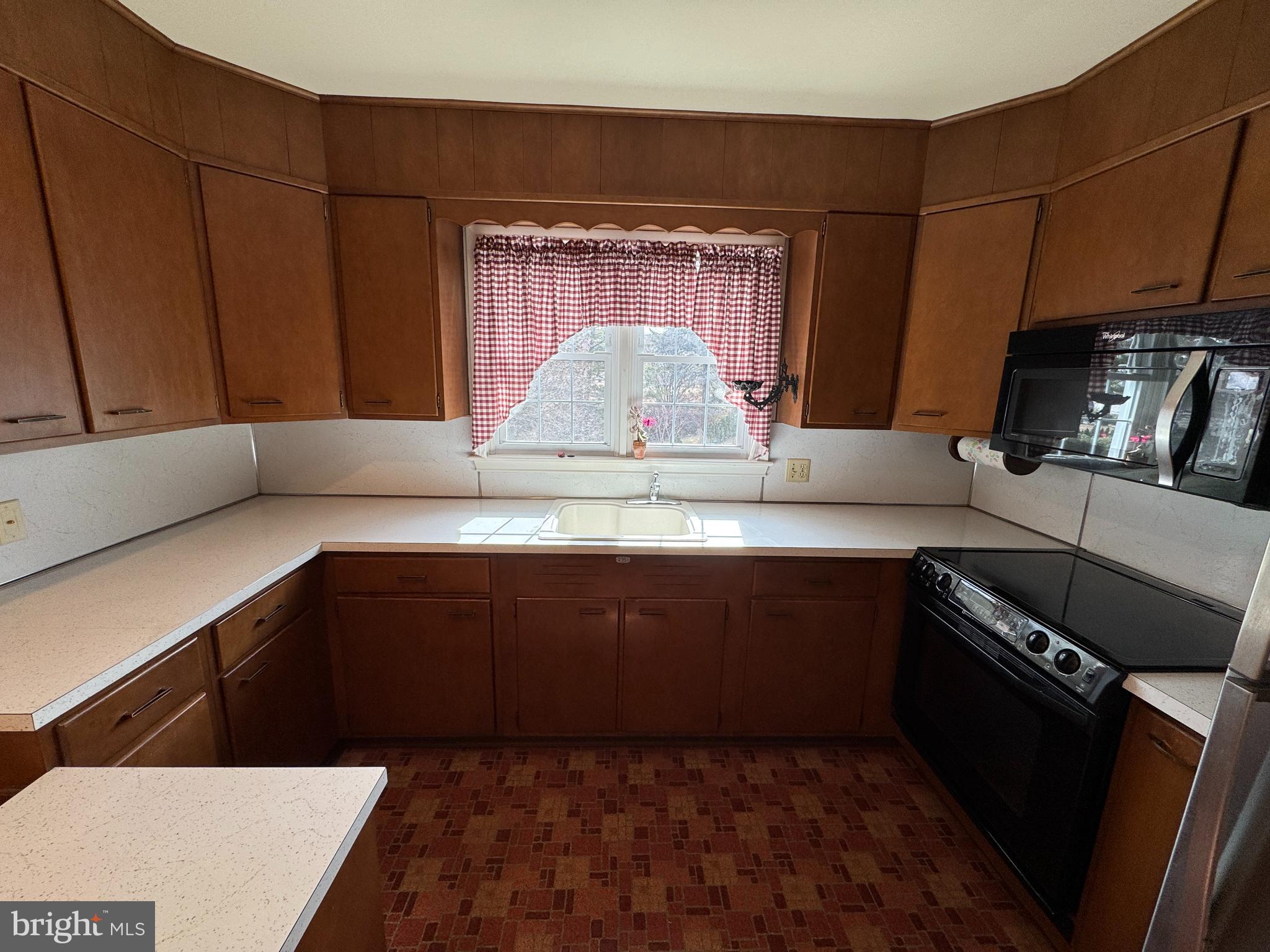 34 Stauffer Dr