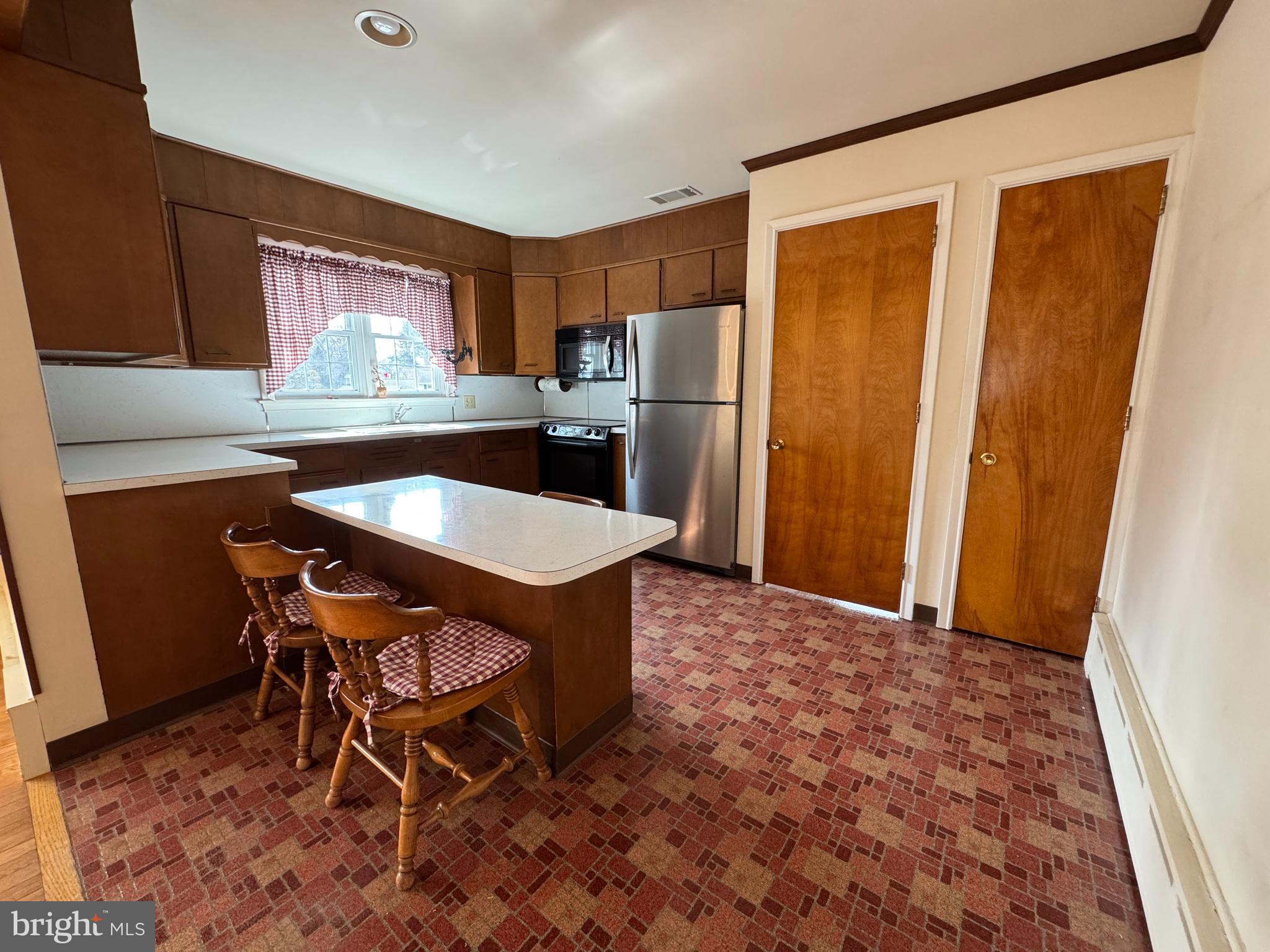 34 Stauffer Dr