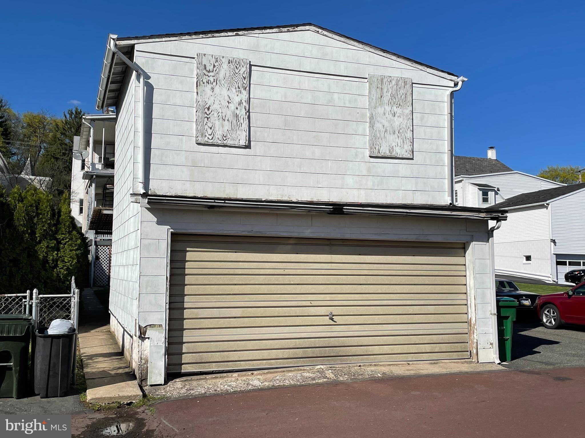 134 W Philadelphia Ave