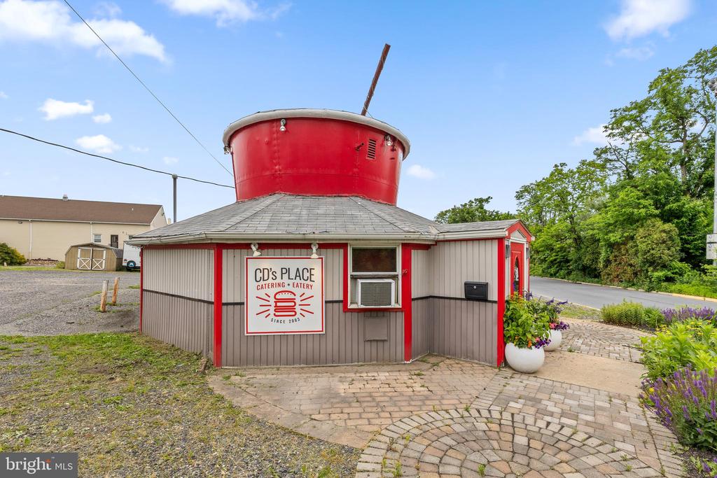 231 N READING AVENUE