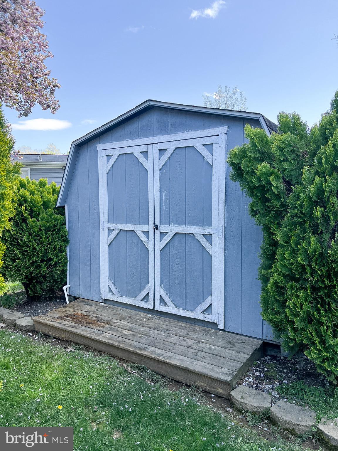 230 Laurel Run Dr