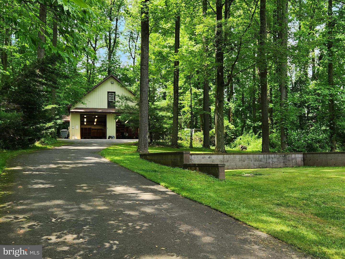 1196 Schoolhouse Rd