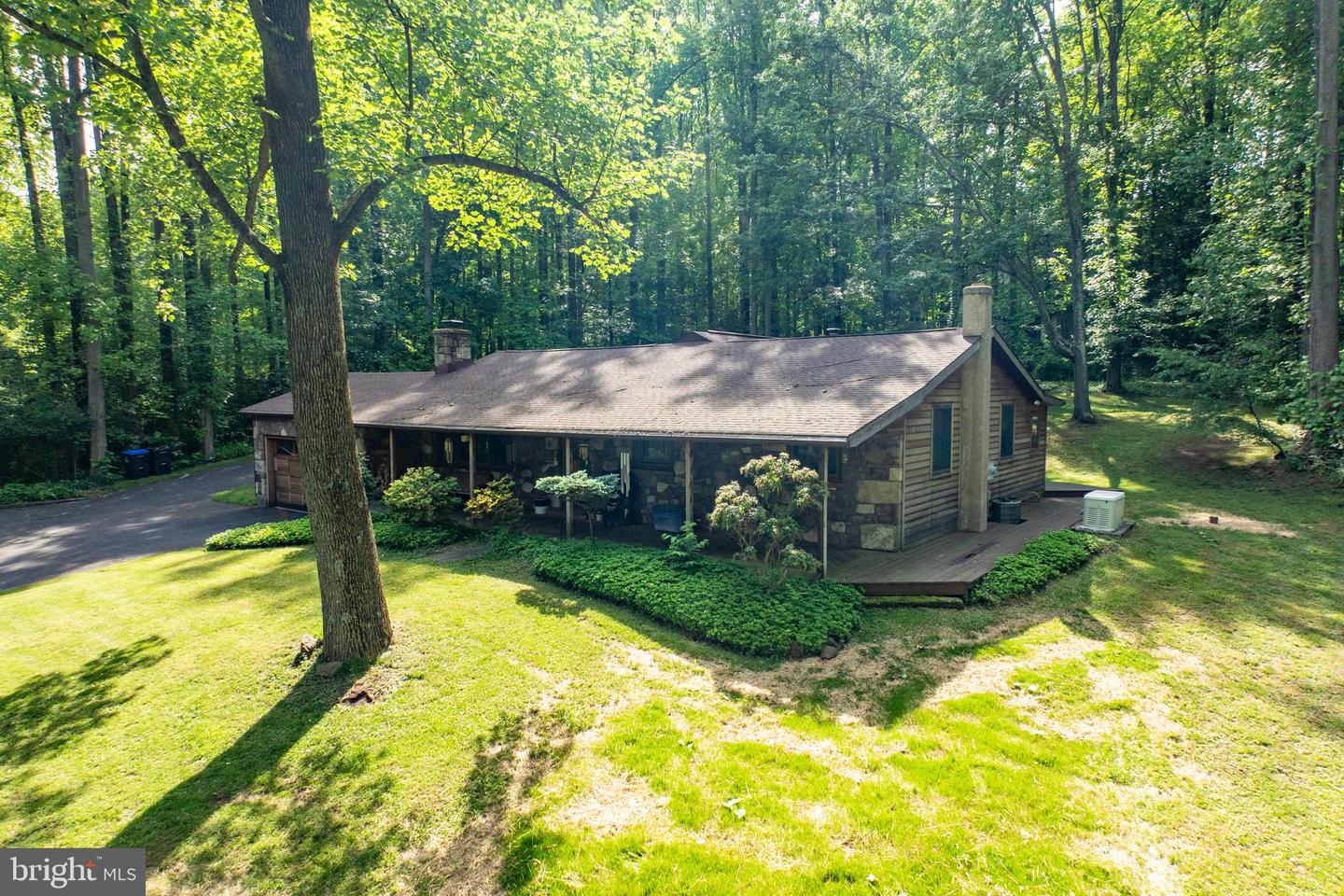 1196 Schoolhouse Rd