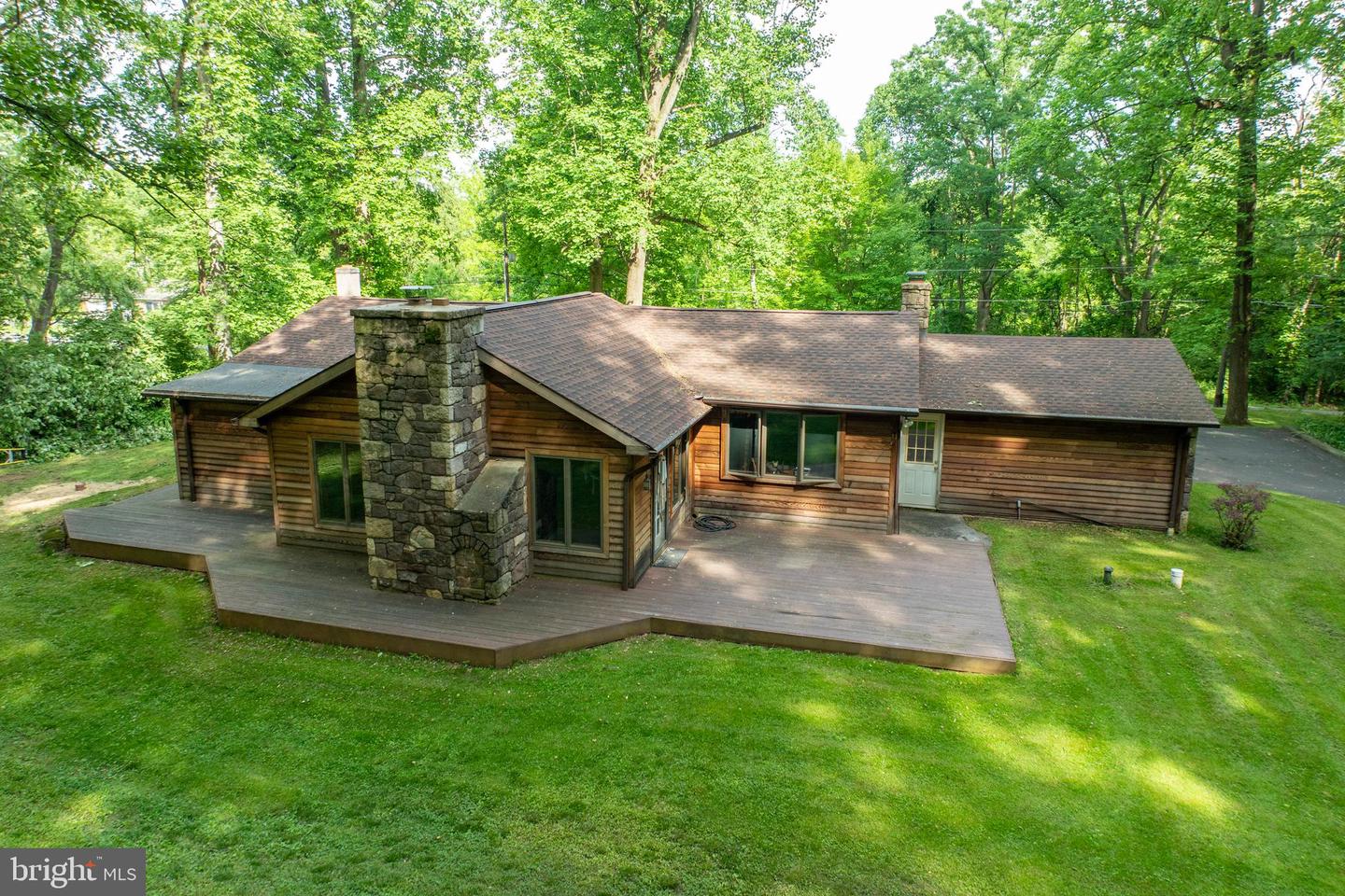 1196 Schoolhouse Rd