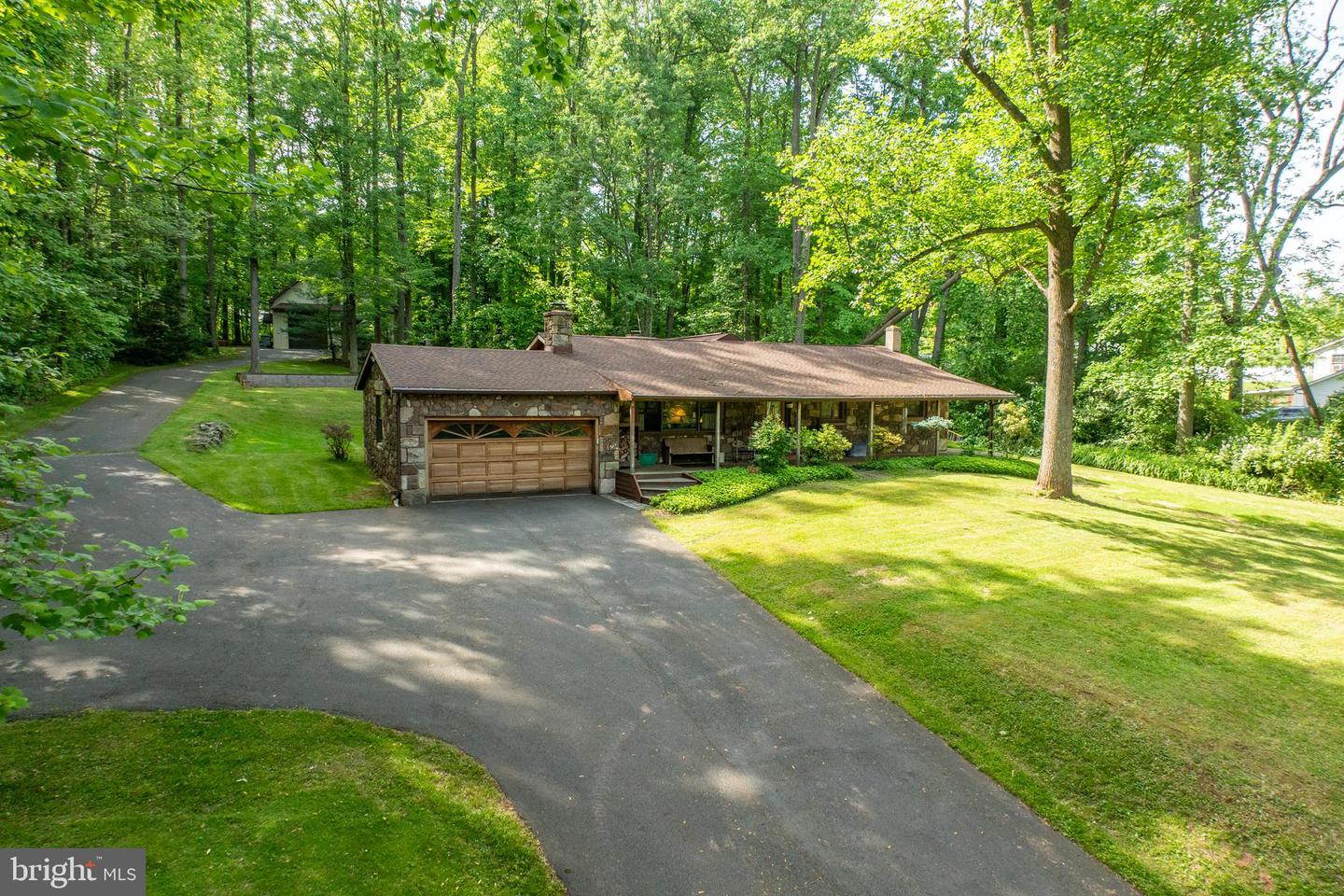 1196 Schoolhouse Rd