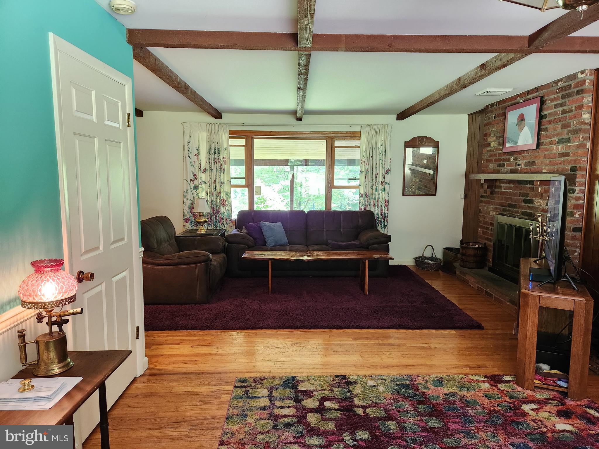 1196 Schoolhouse Rd