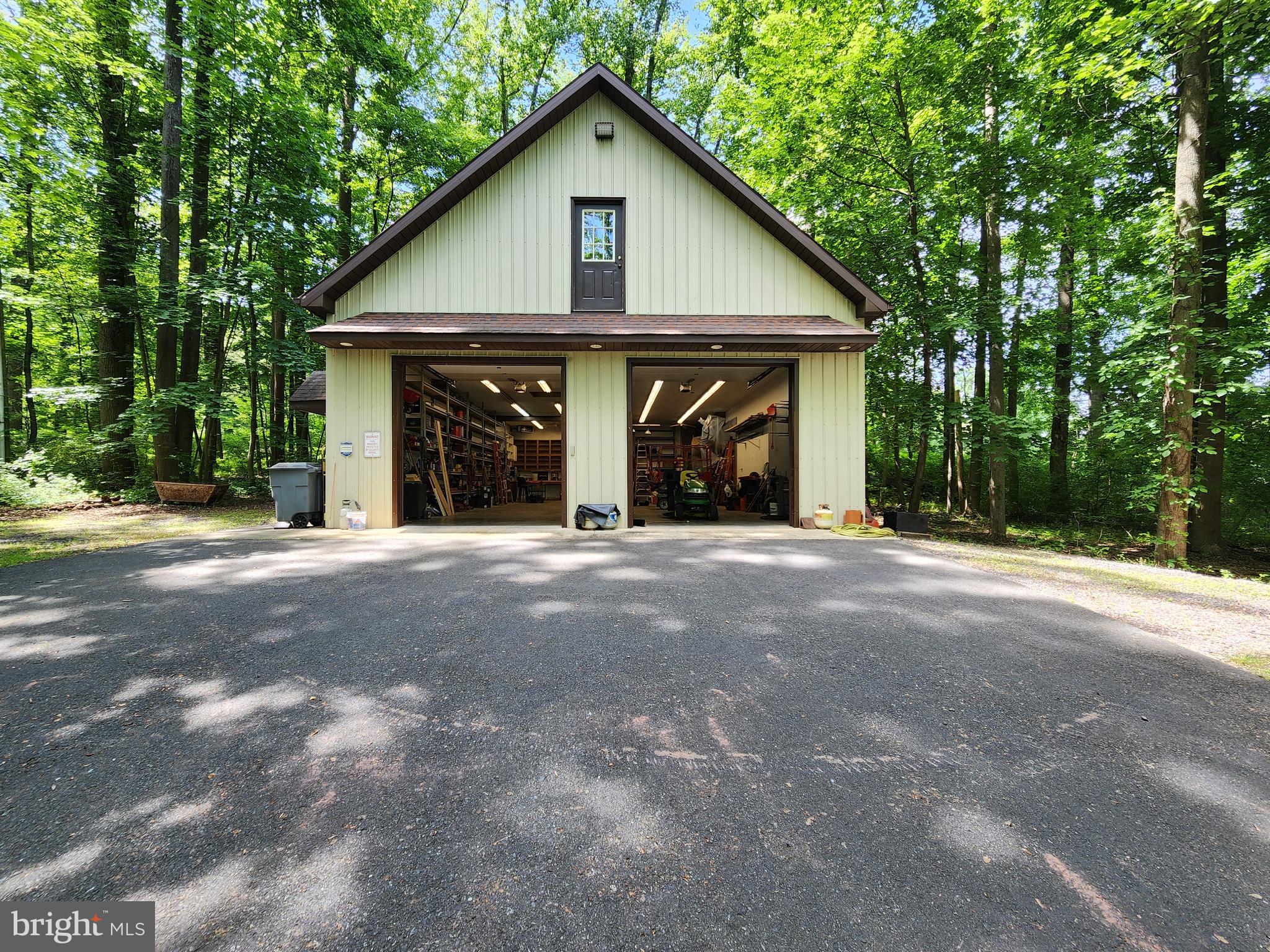 1196 Schoolhouse Rd