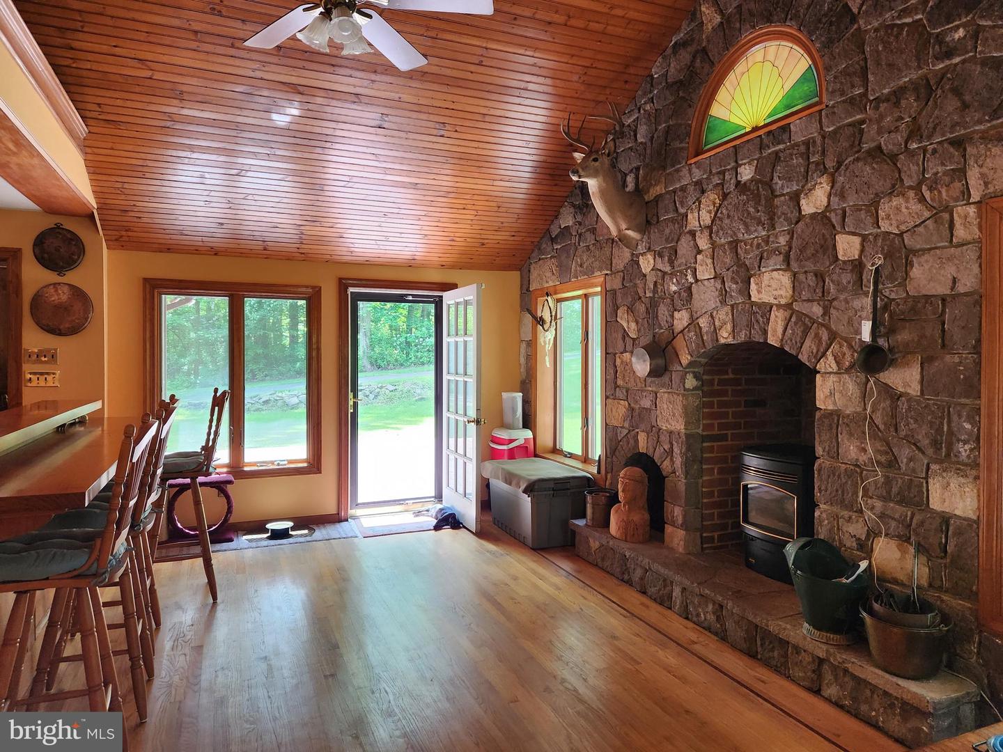1196 Schoolhouse Rd