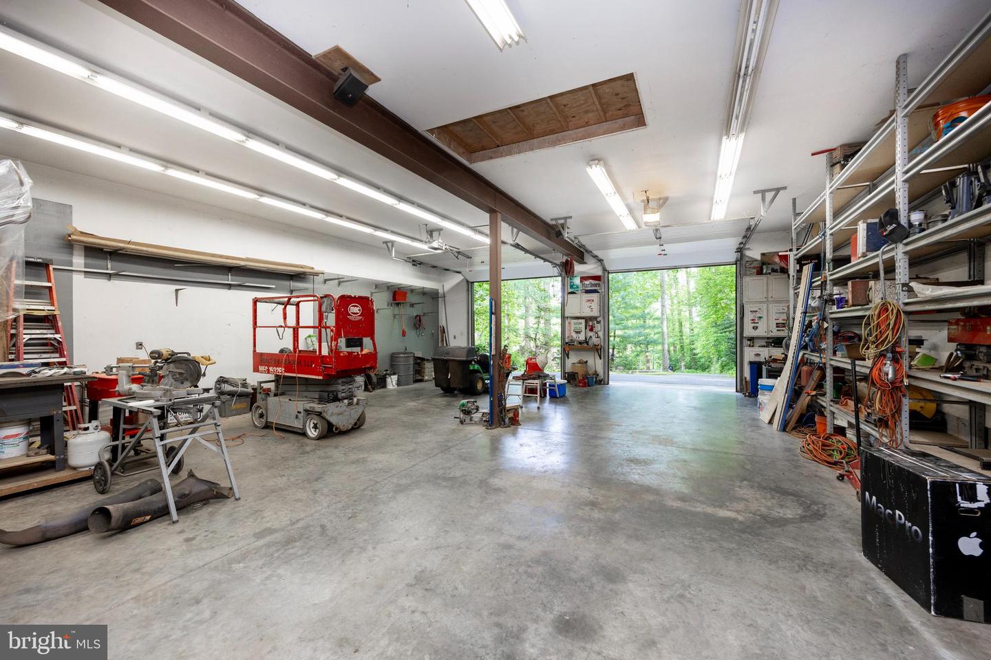 1196 Schoolhouse Rd