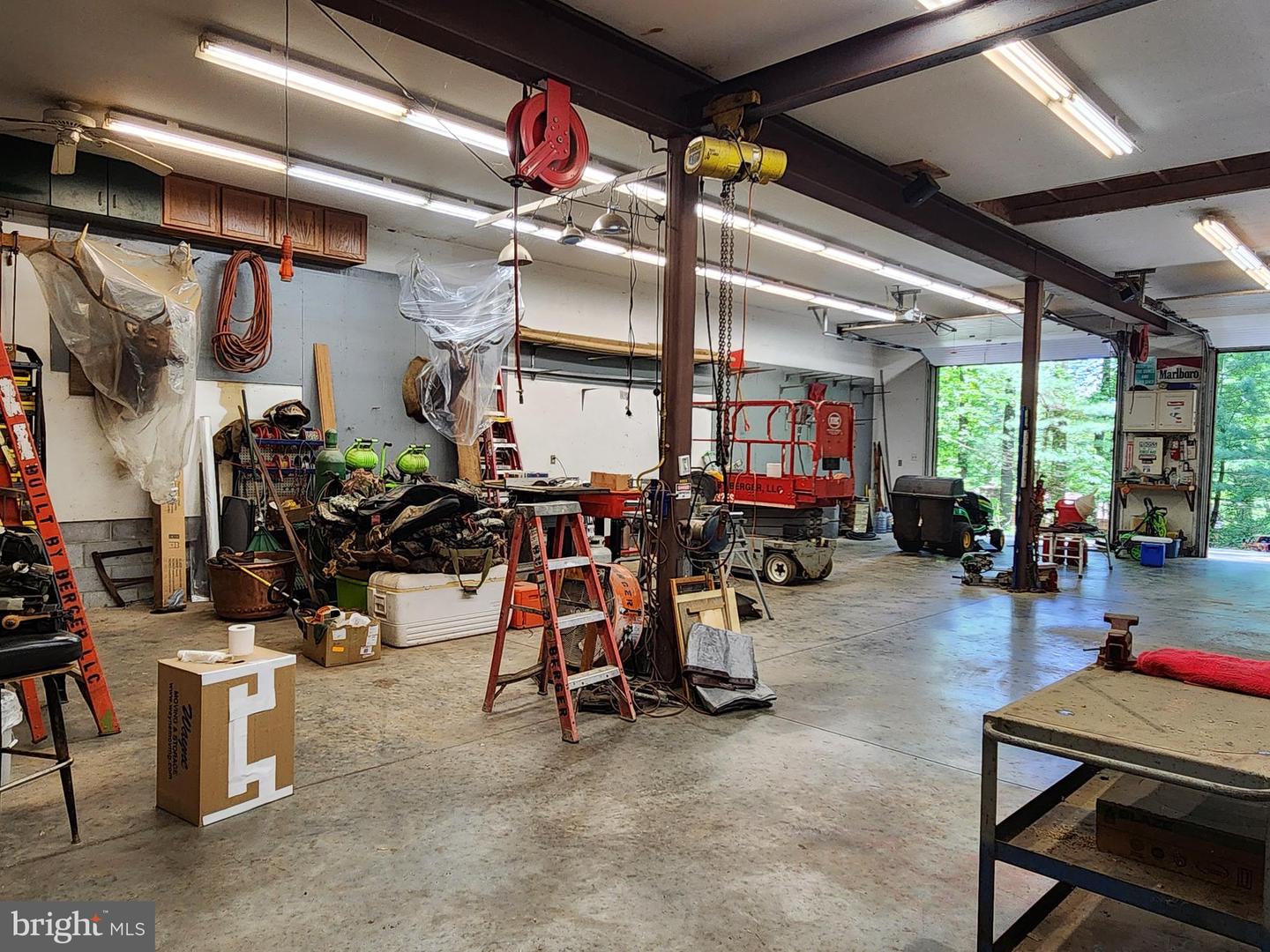1196 Schoolhouse Rd
