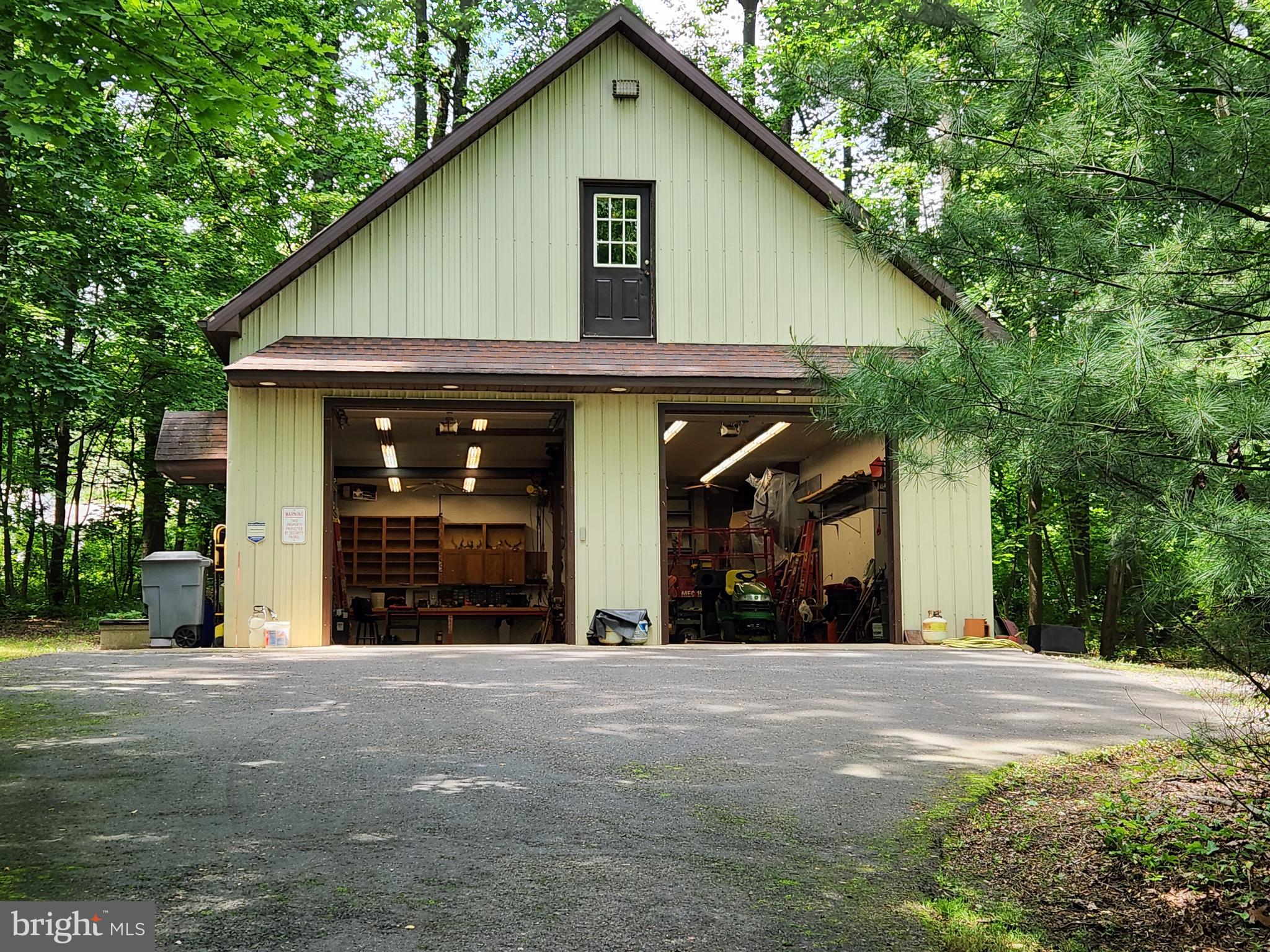 1196 Schoolhouse Rd