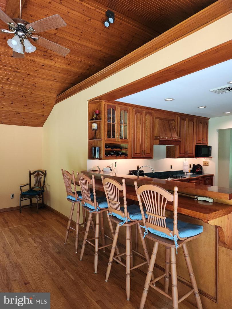 1196 Schoolhouse Rd