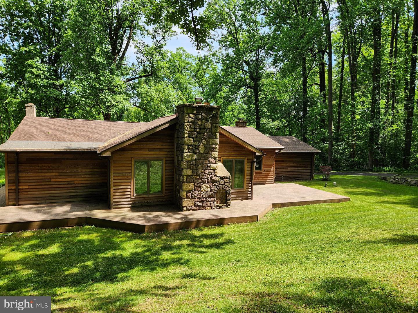 1196 Schoolhouse Rd