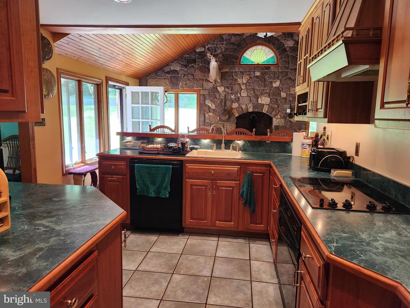 1196 Schoolhouse Rd