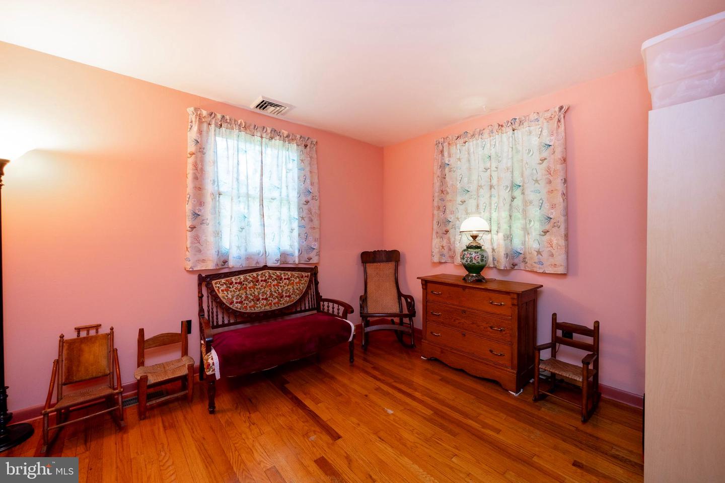 1196 Schoolhouse Rd