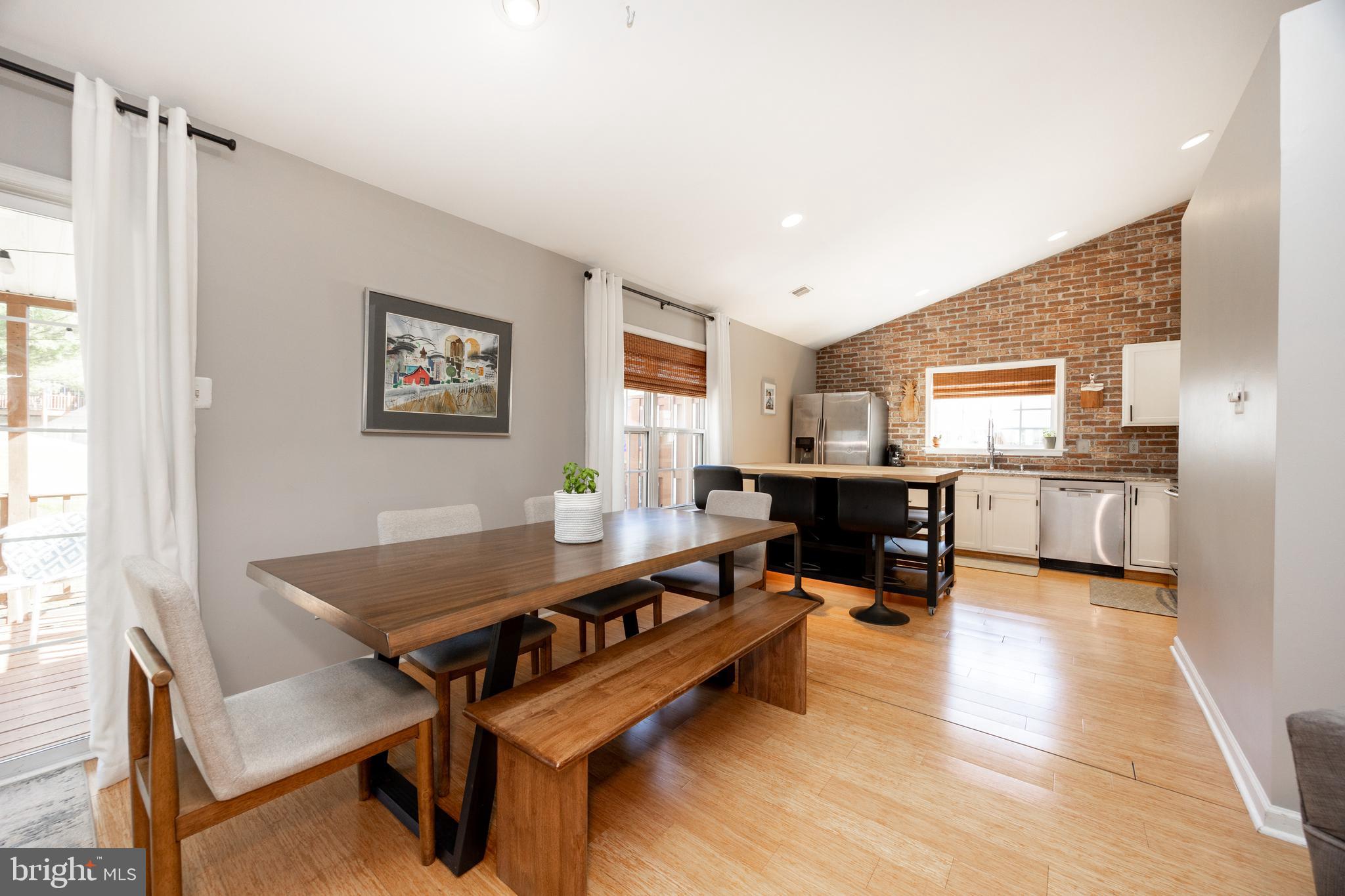 1305 Coventry Pointe Ln