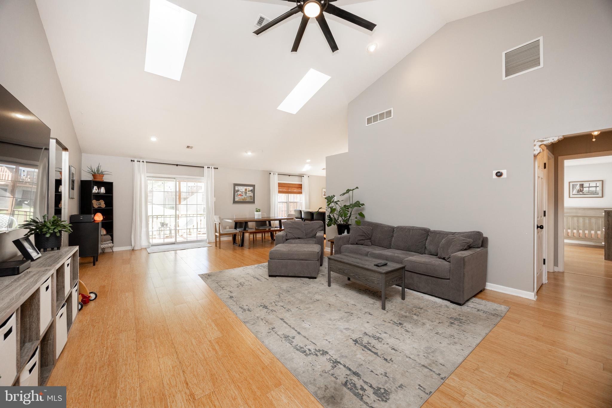 1305 Coventry Pointe Ln