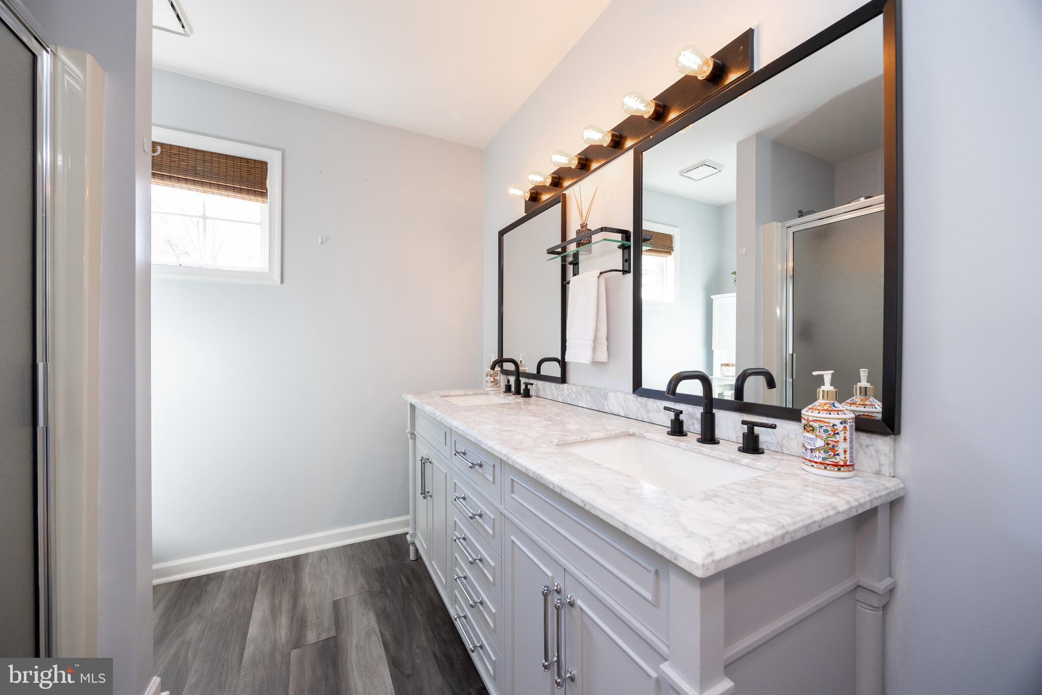 1305 Coventry Pointe Ln