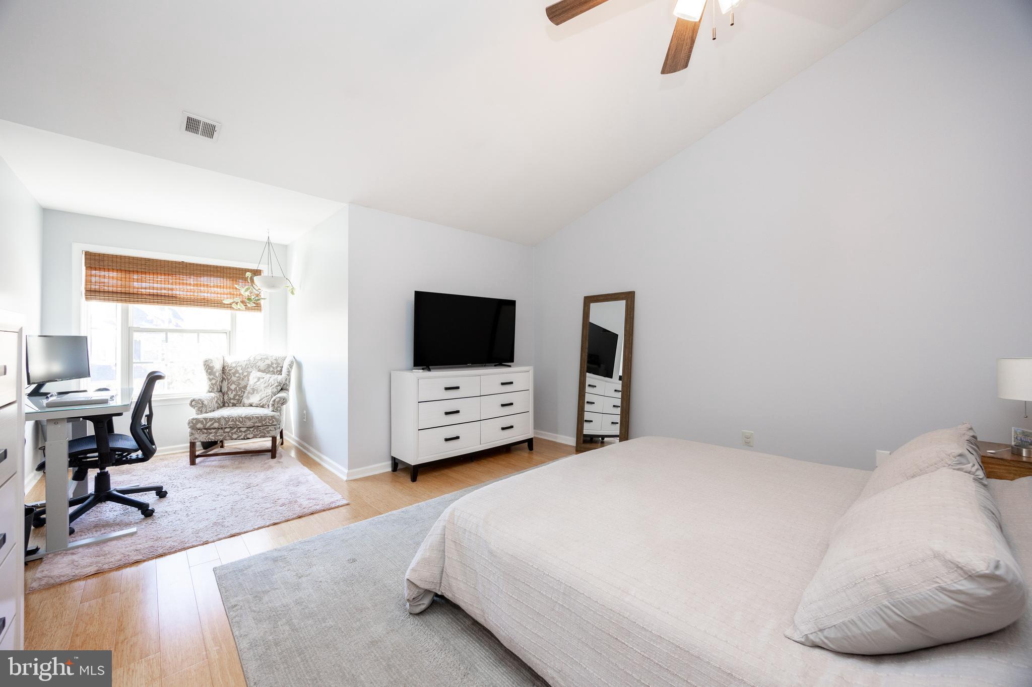 1305 Coventry Pointe Ln