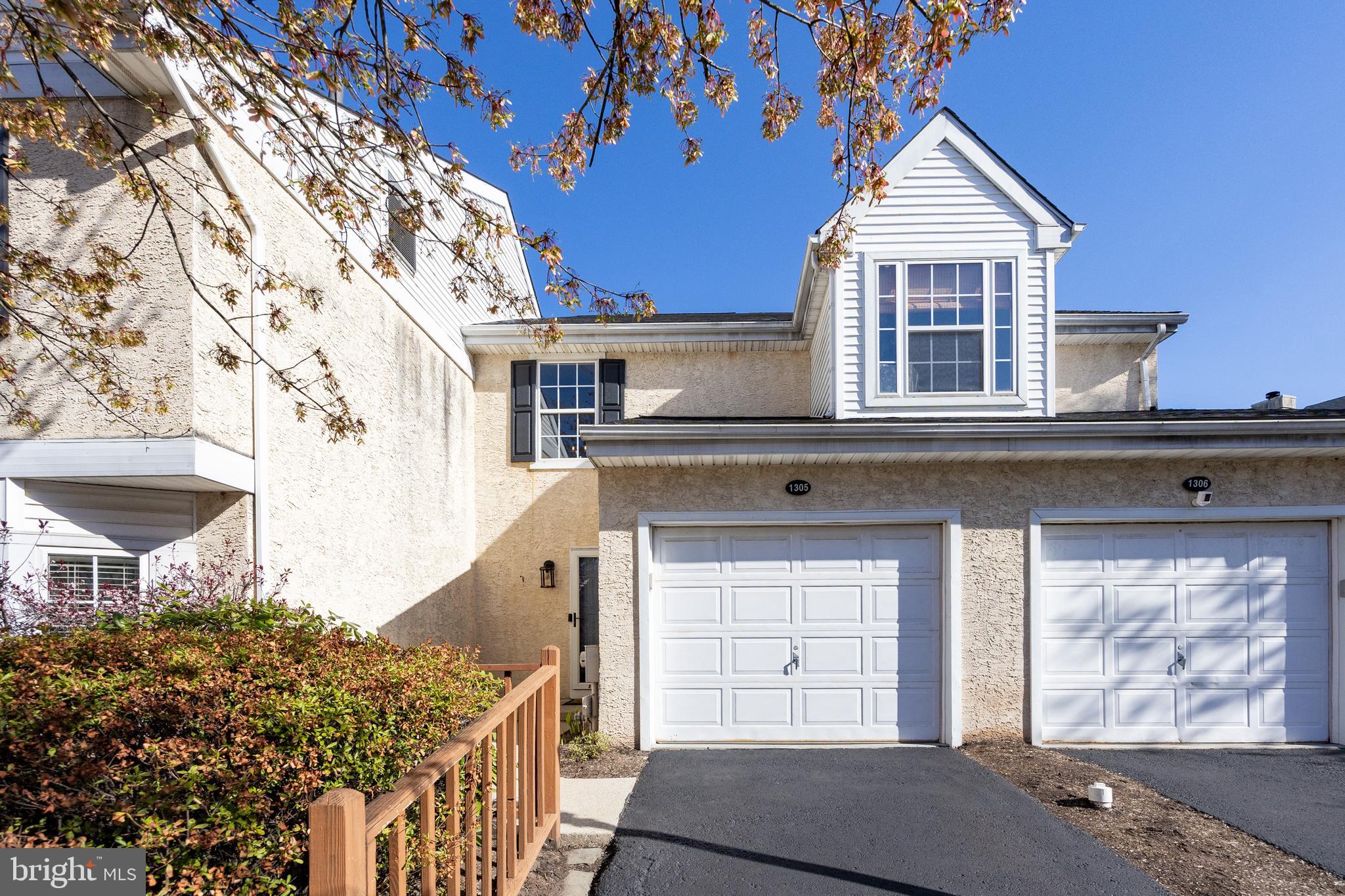 1305 Coventry Pointe Ln