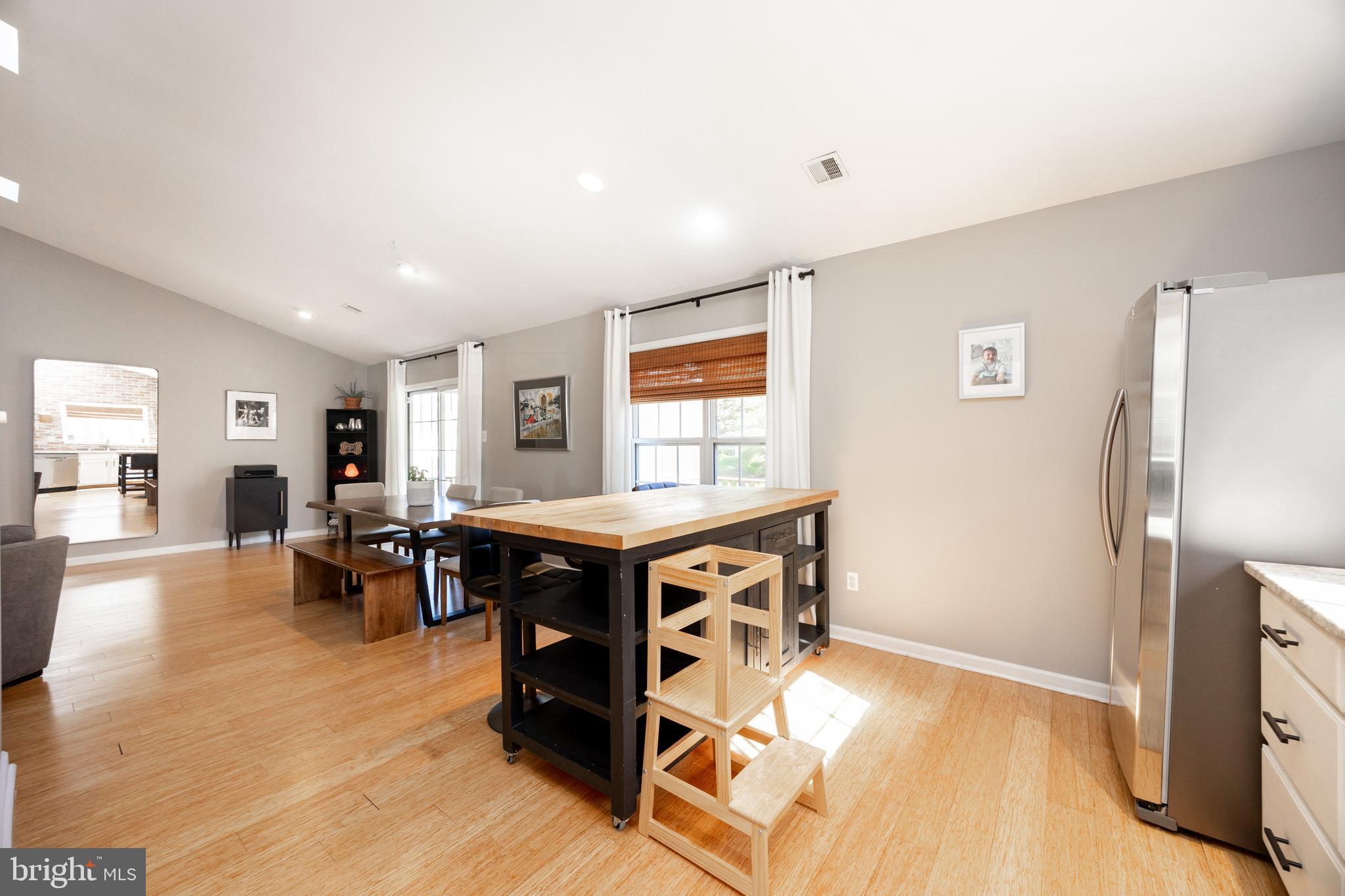 1305 Coventry Pointe Ln