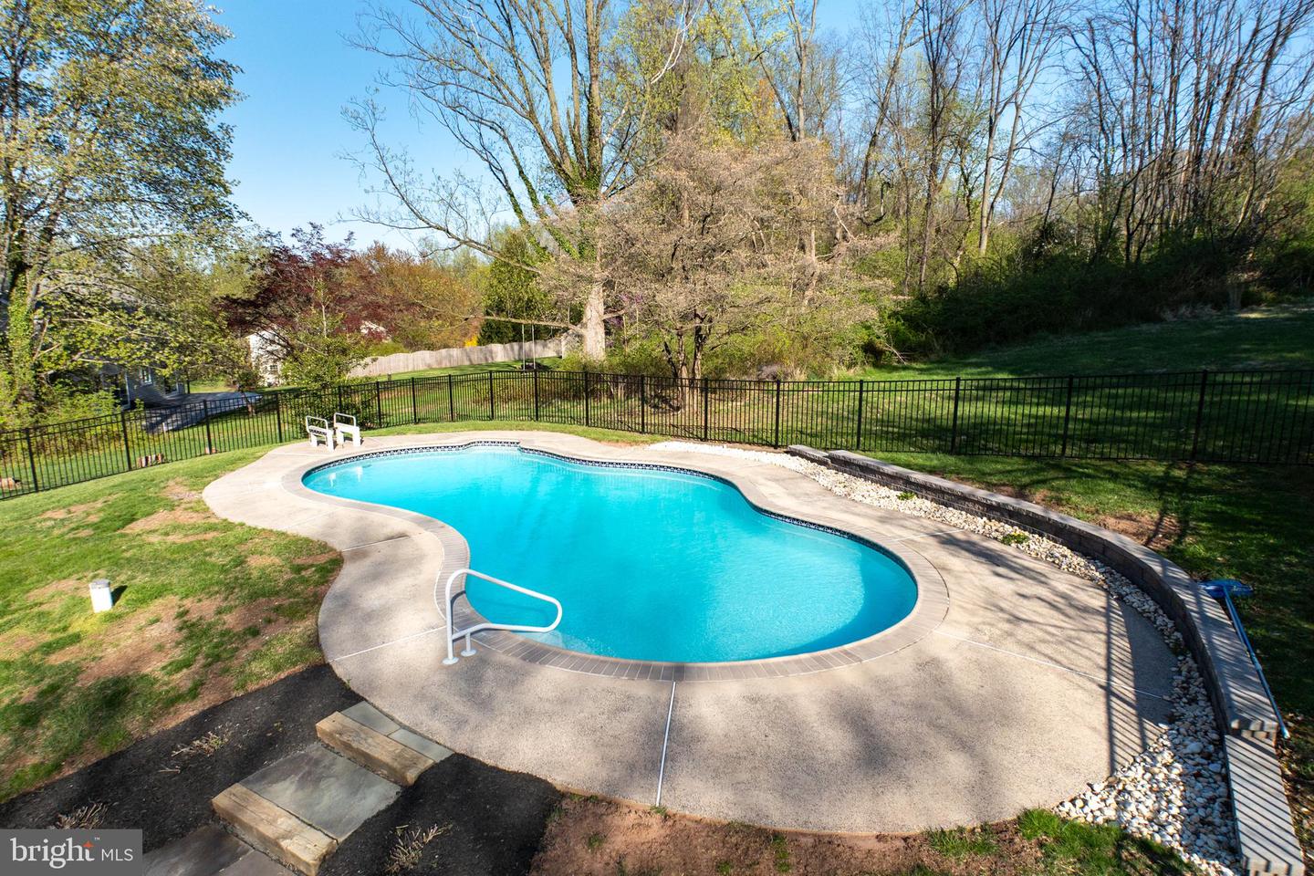800 Scholl Rd
