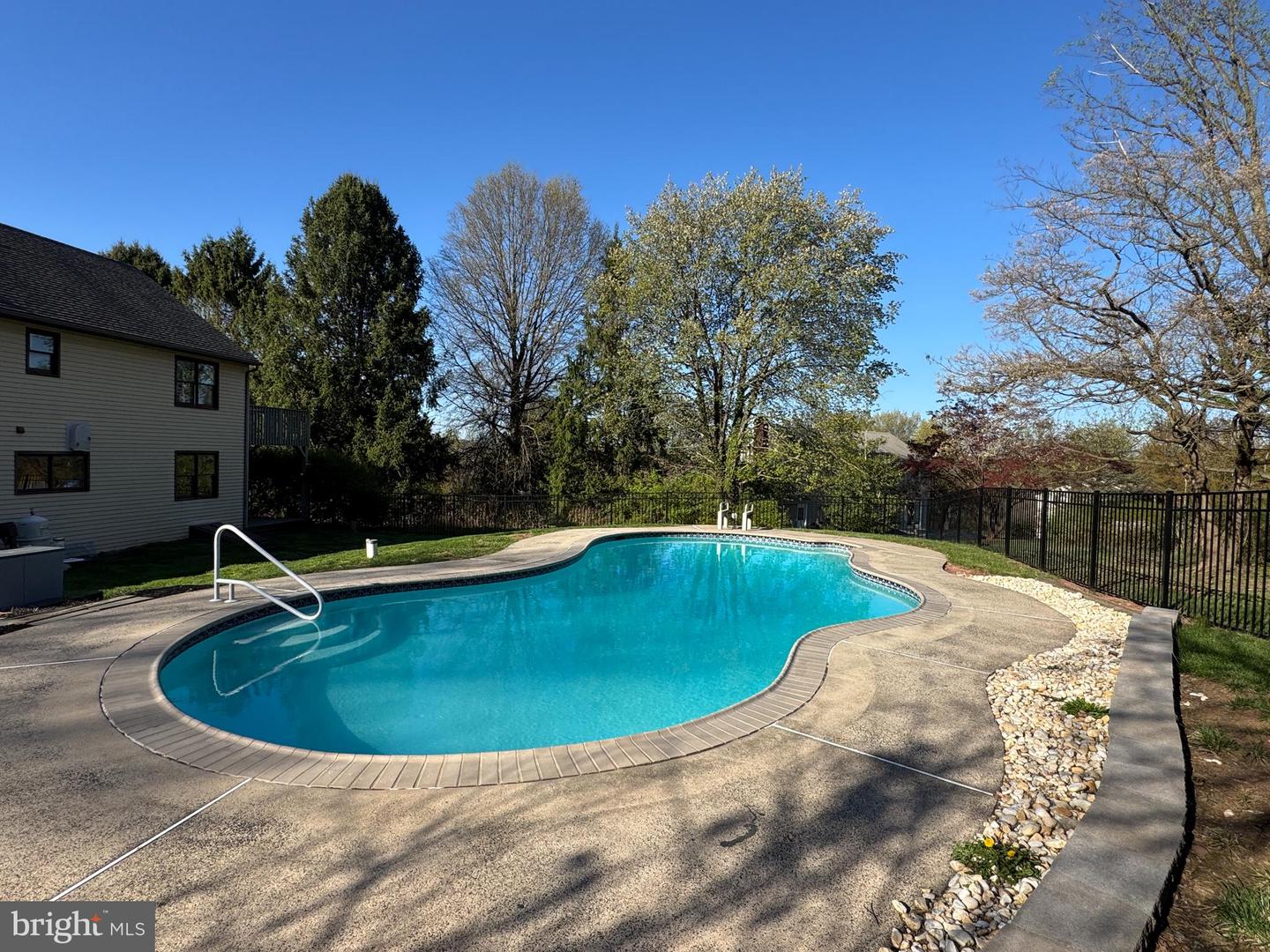 800 Scholl Rd
