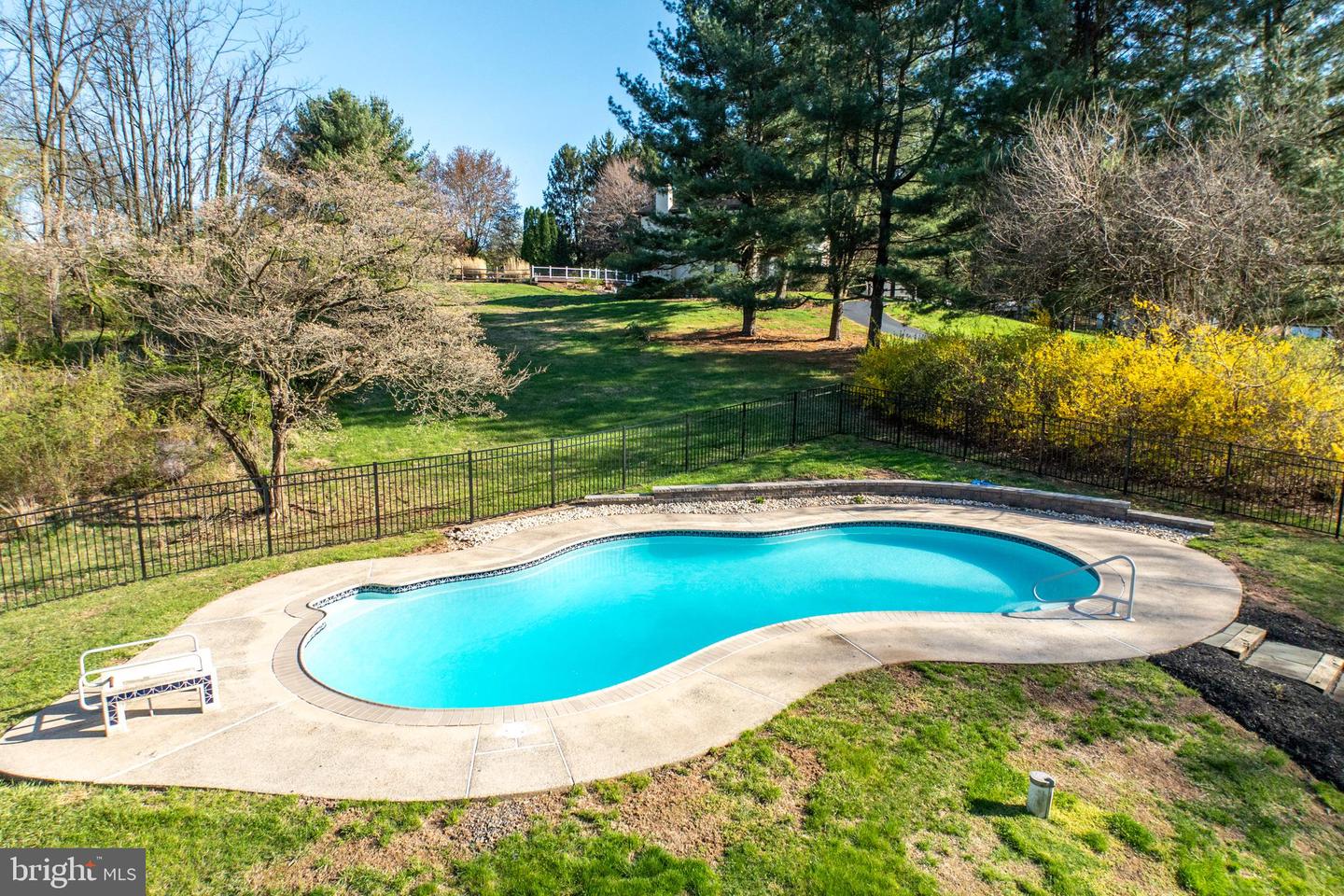 800 Scholl Rd