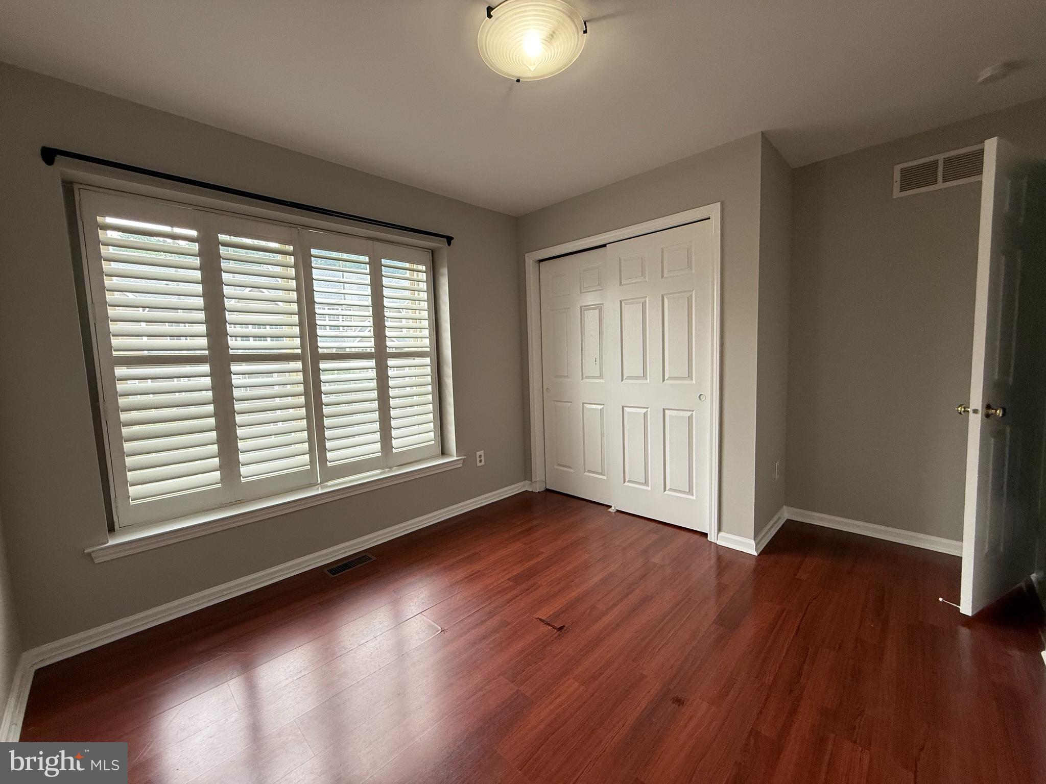 155 WEYBRIDGE DR
