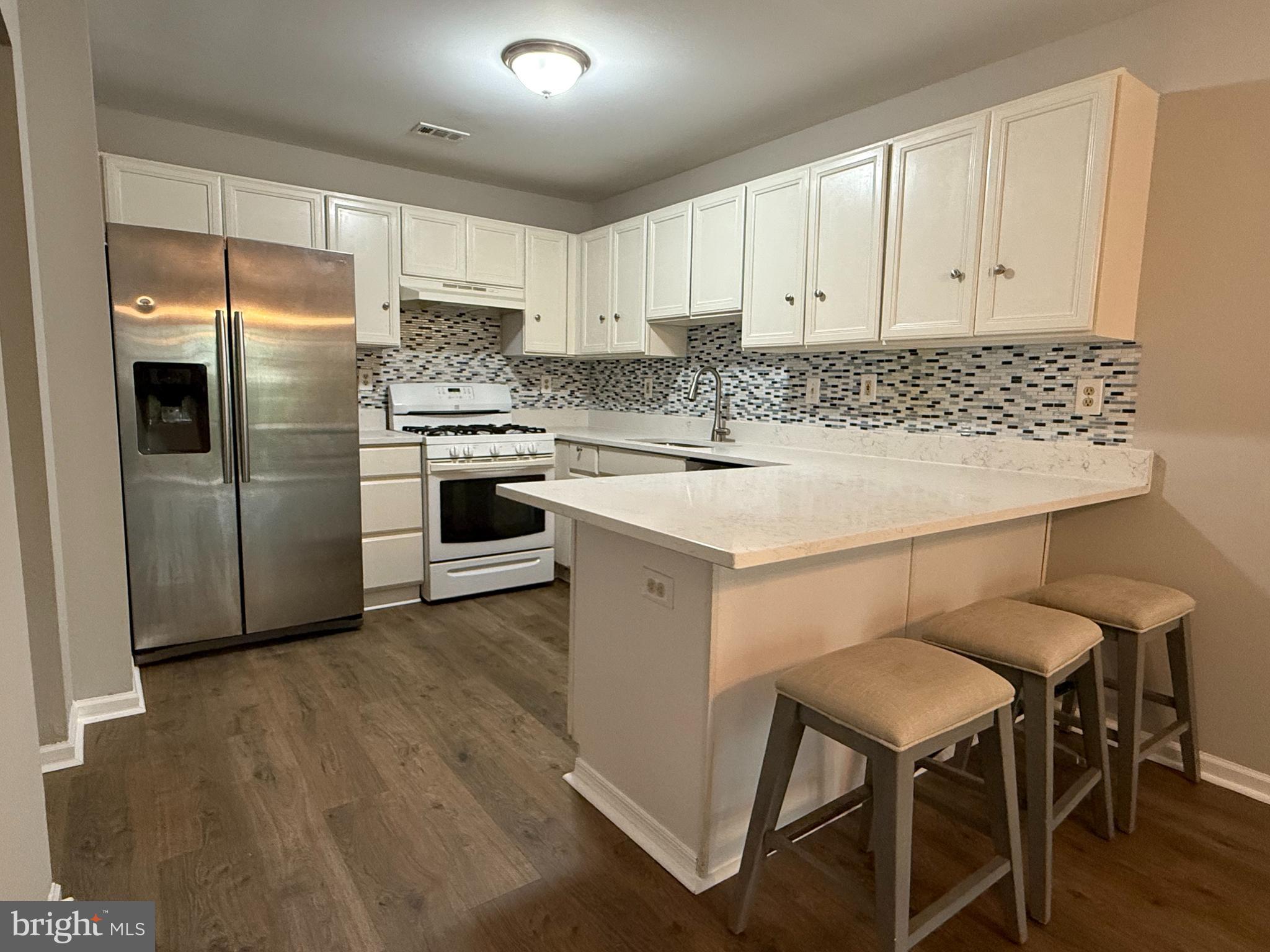 155 WEYBRIDGE DR