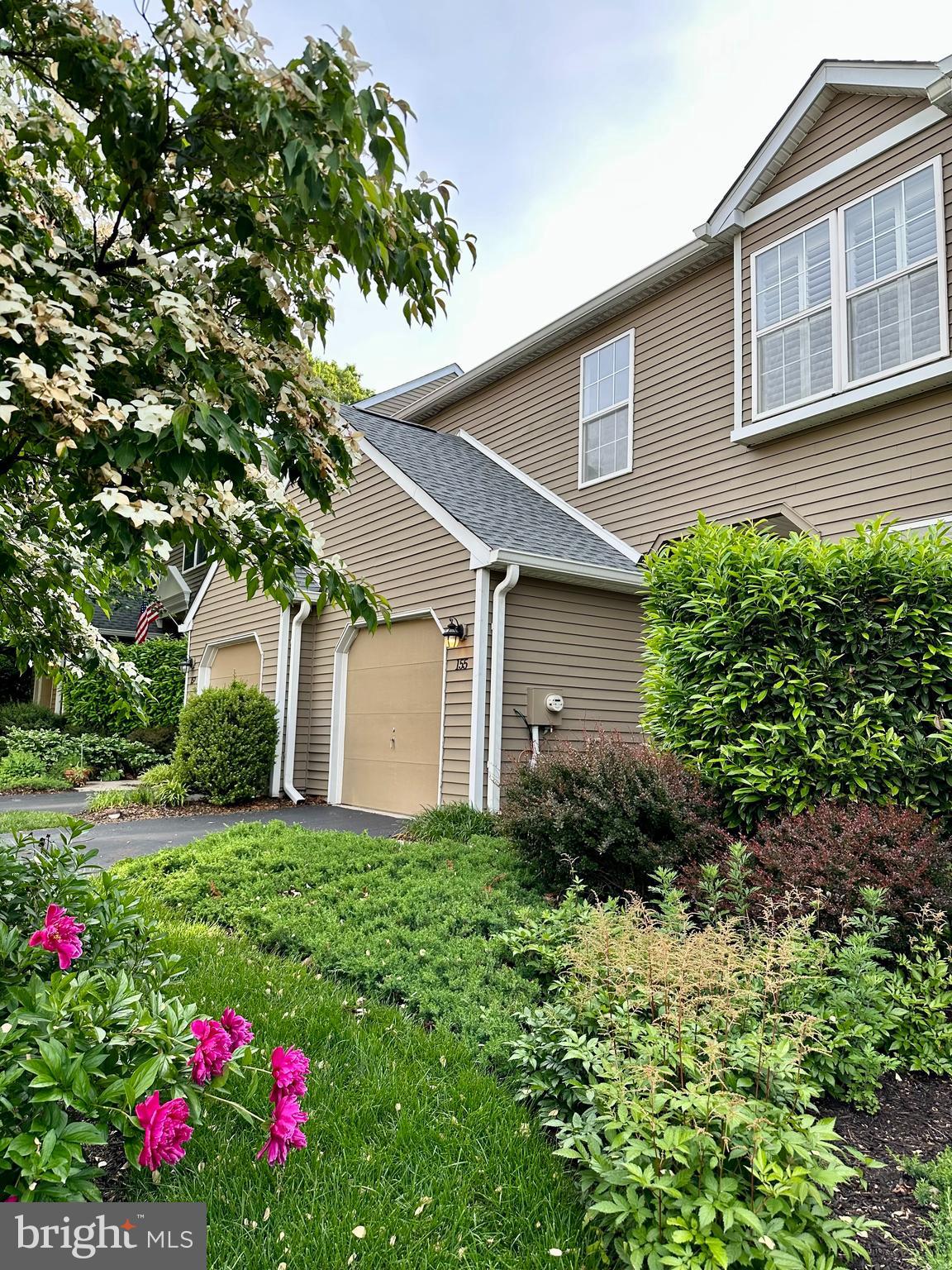 155 WEYBRIDGE DR