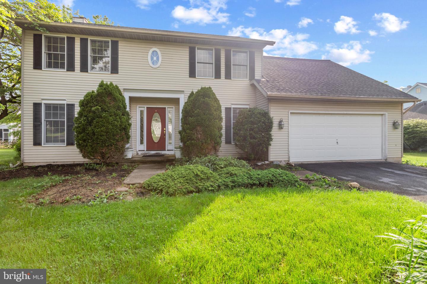 8 Clover Ln