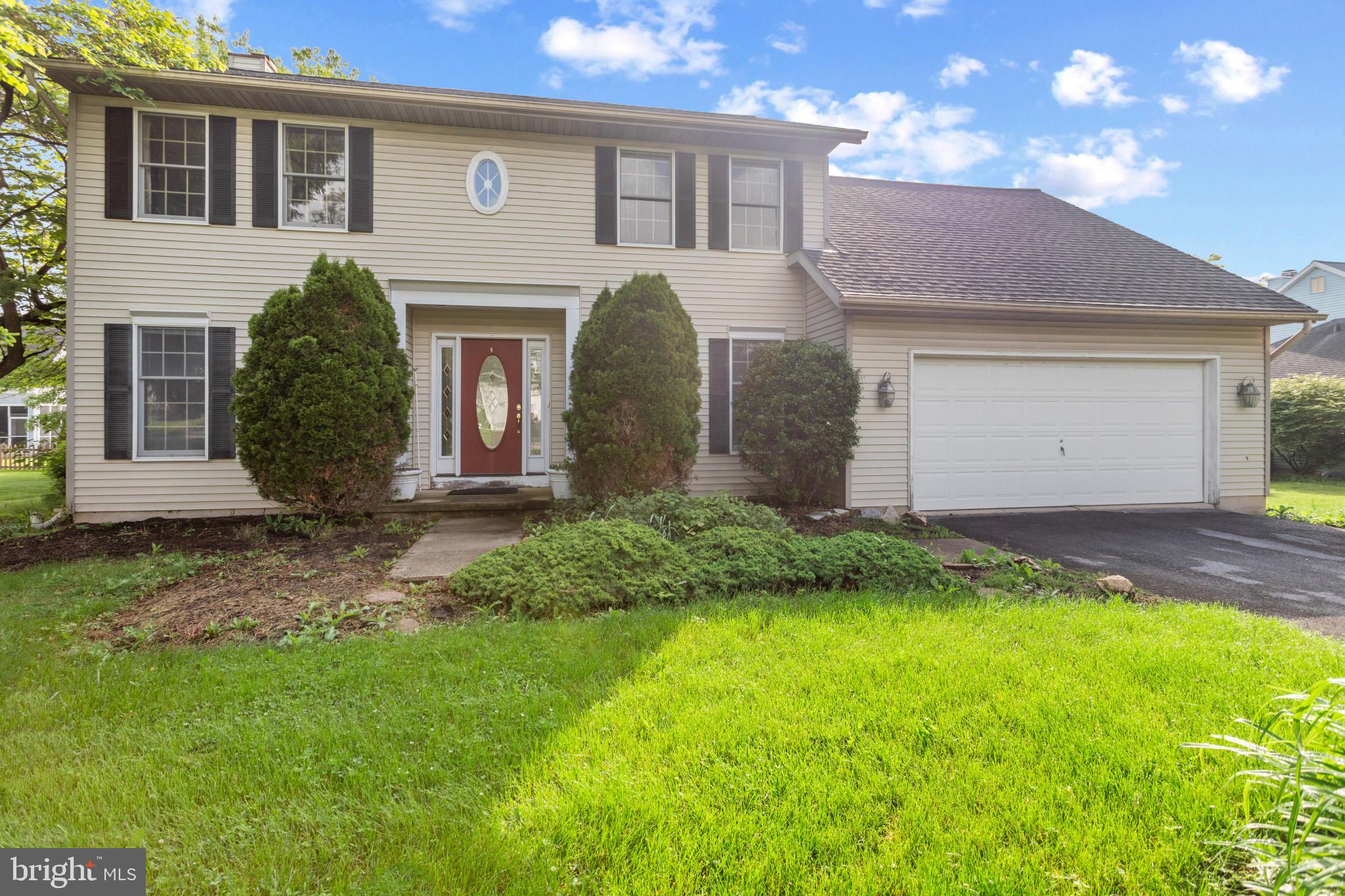 8 Clover Ln