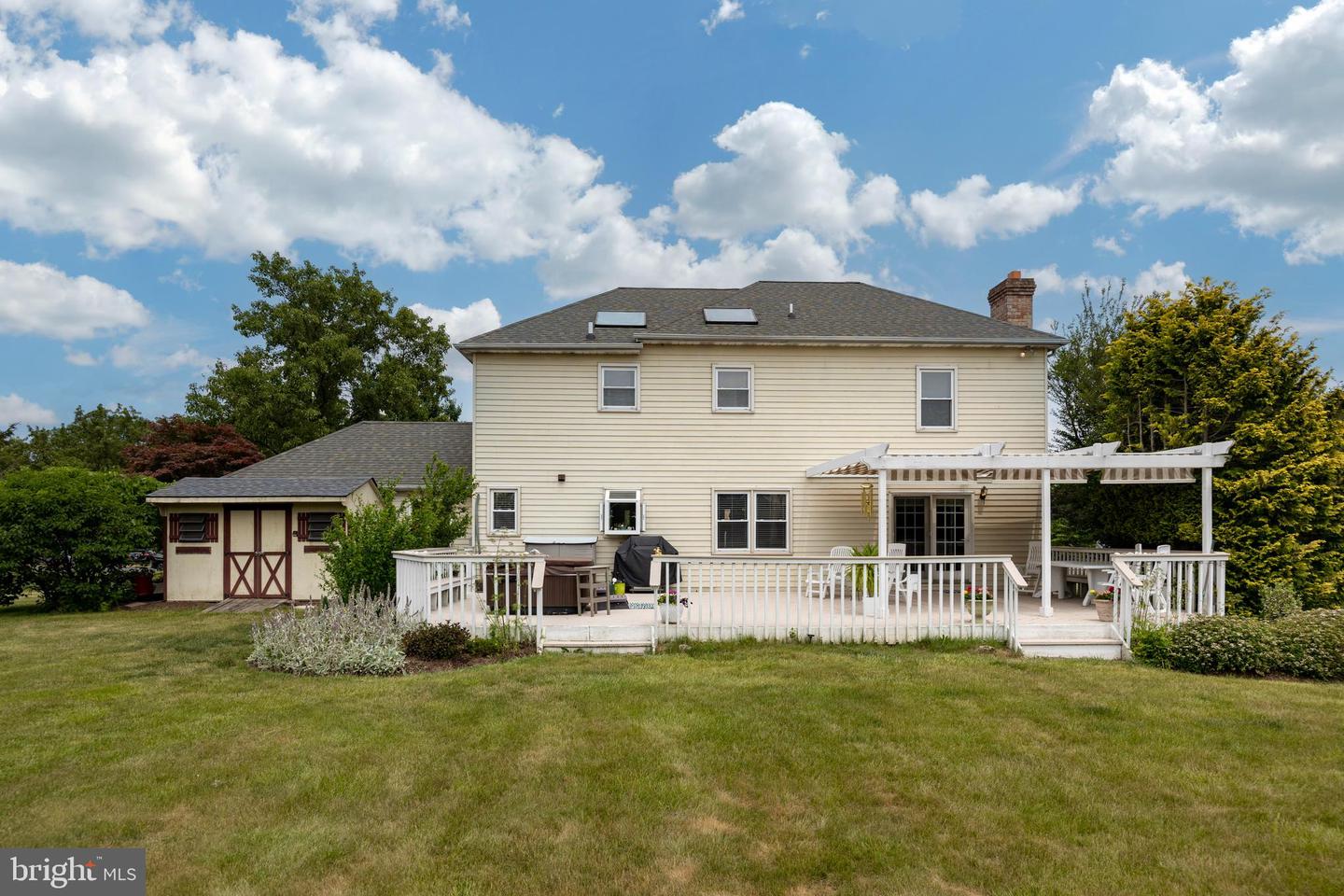 402 Bow Ln