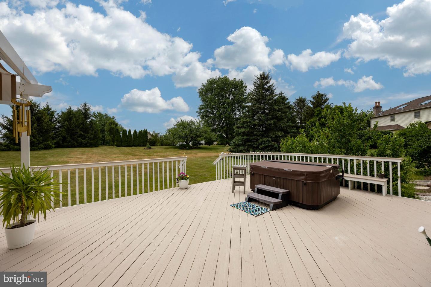 402 Bow Ln