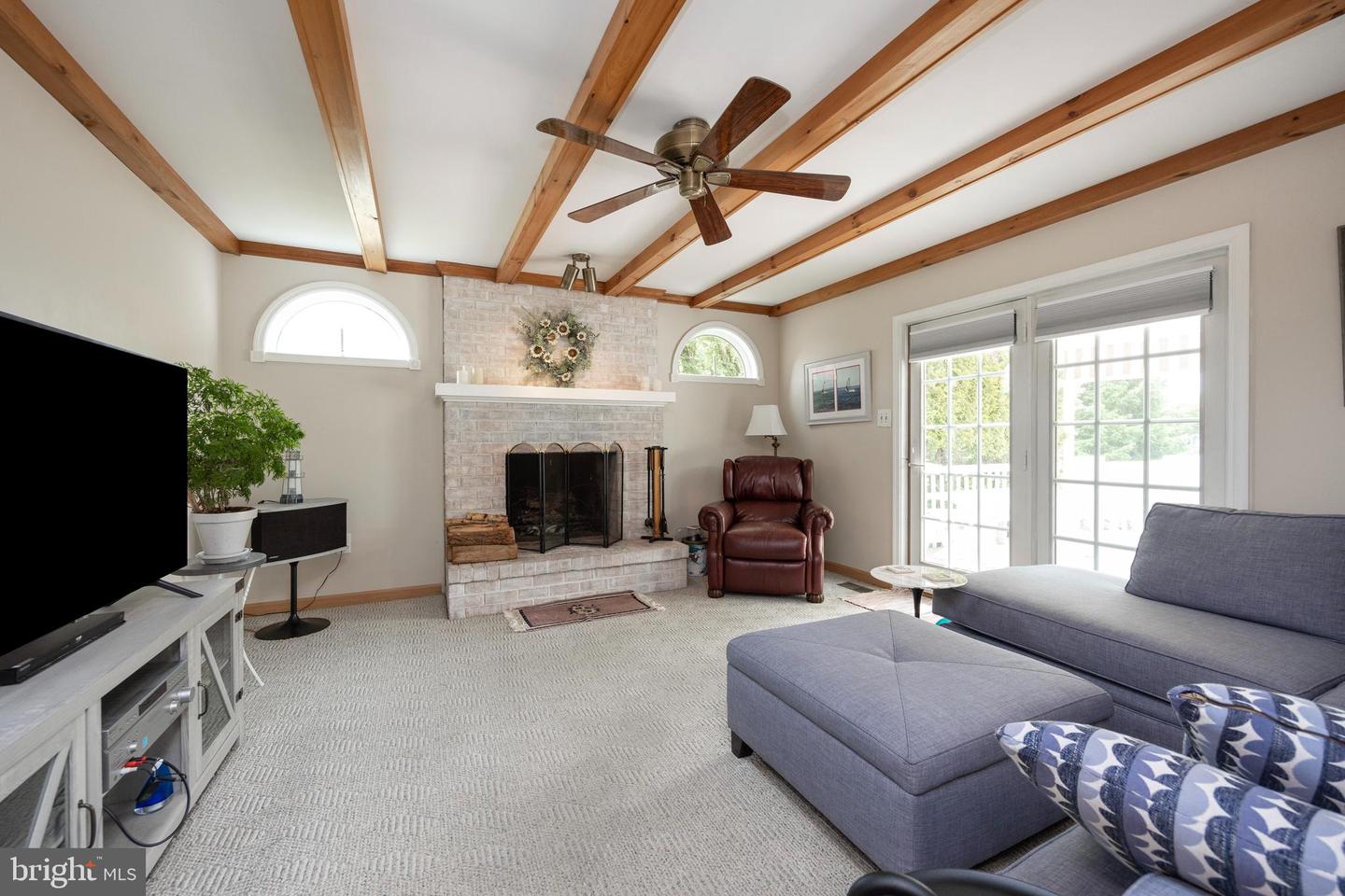 402 Bow Ln