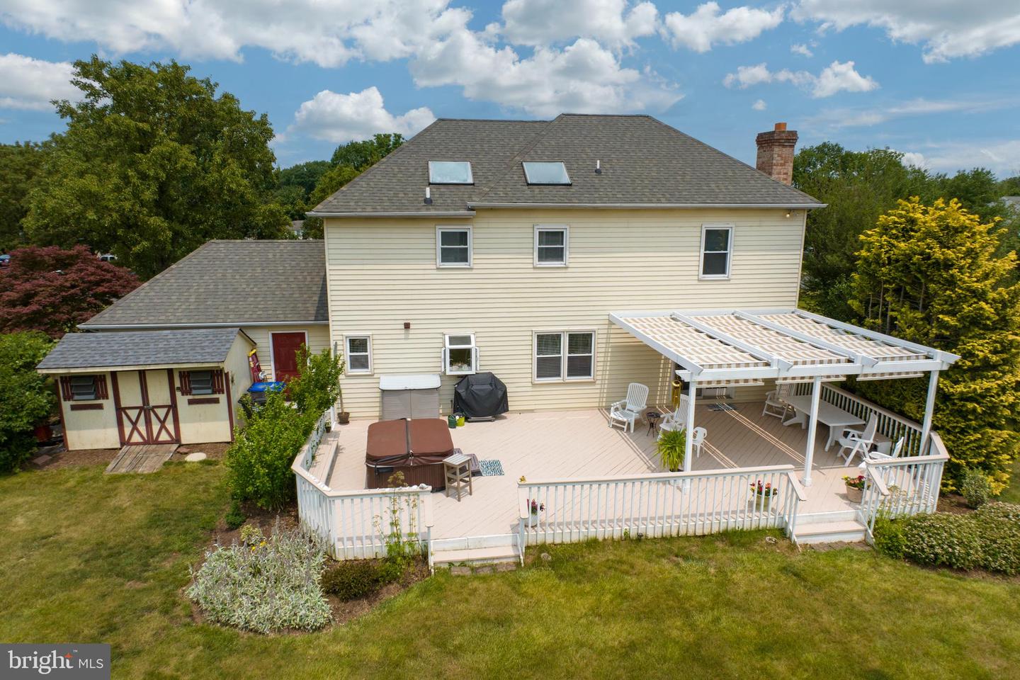 402 Bow Ln