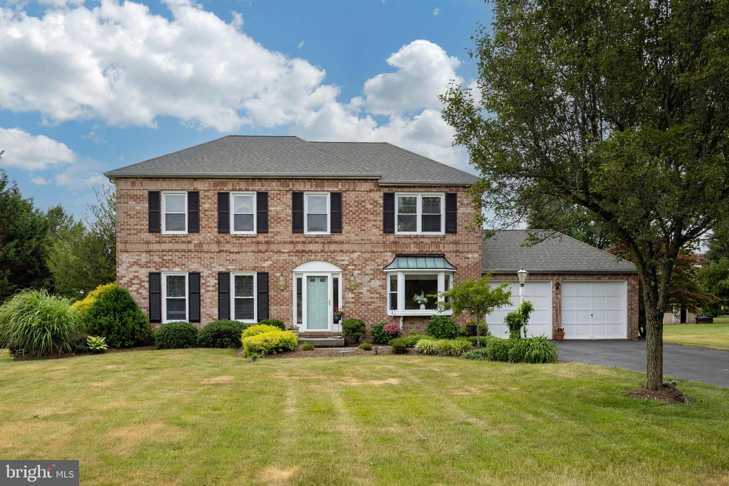 402 Bow Ln