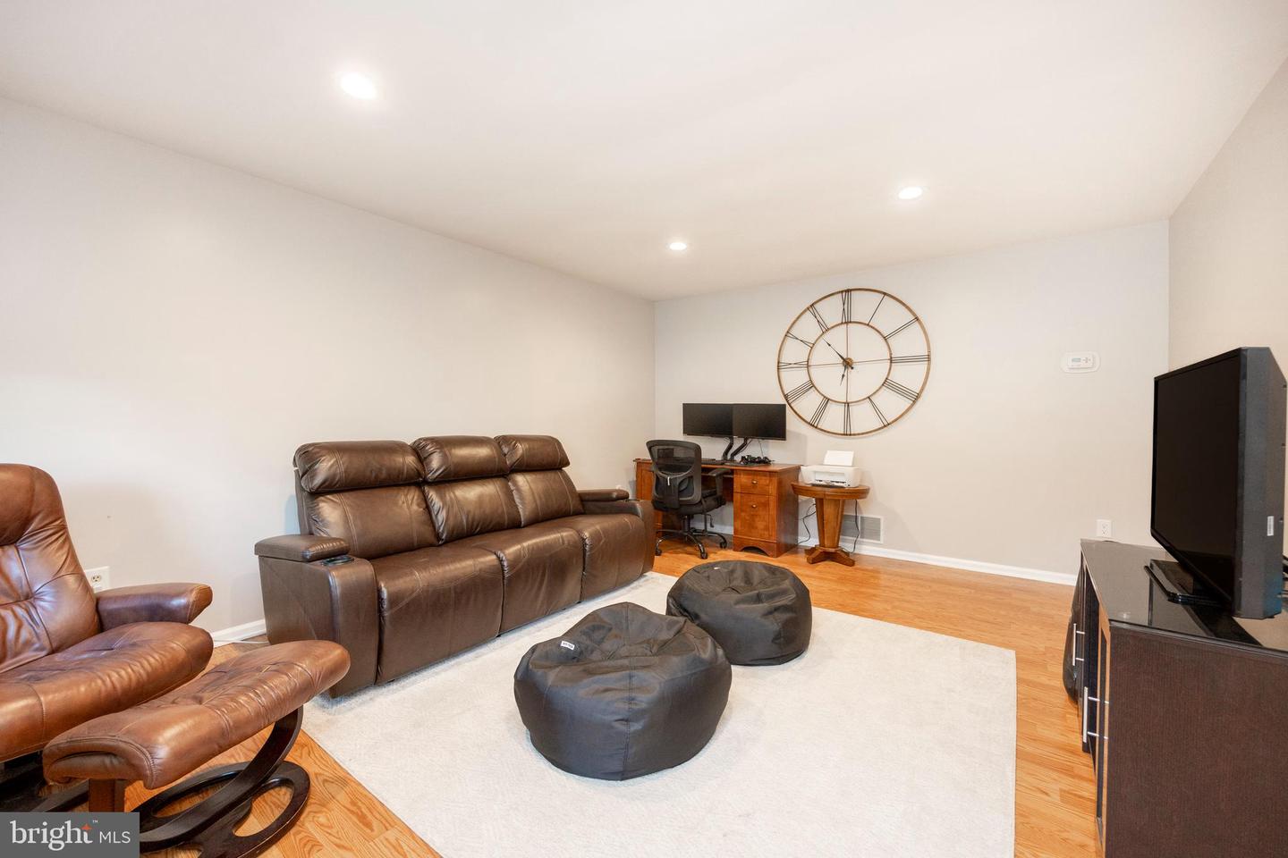 2329 Casmar Way