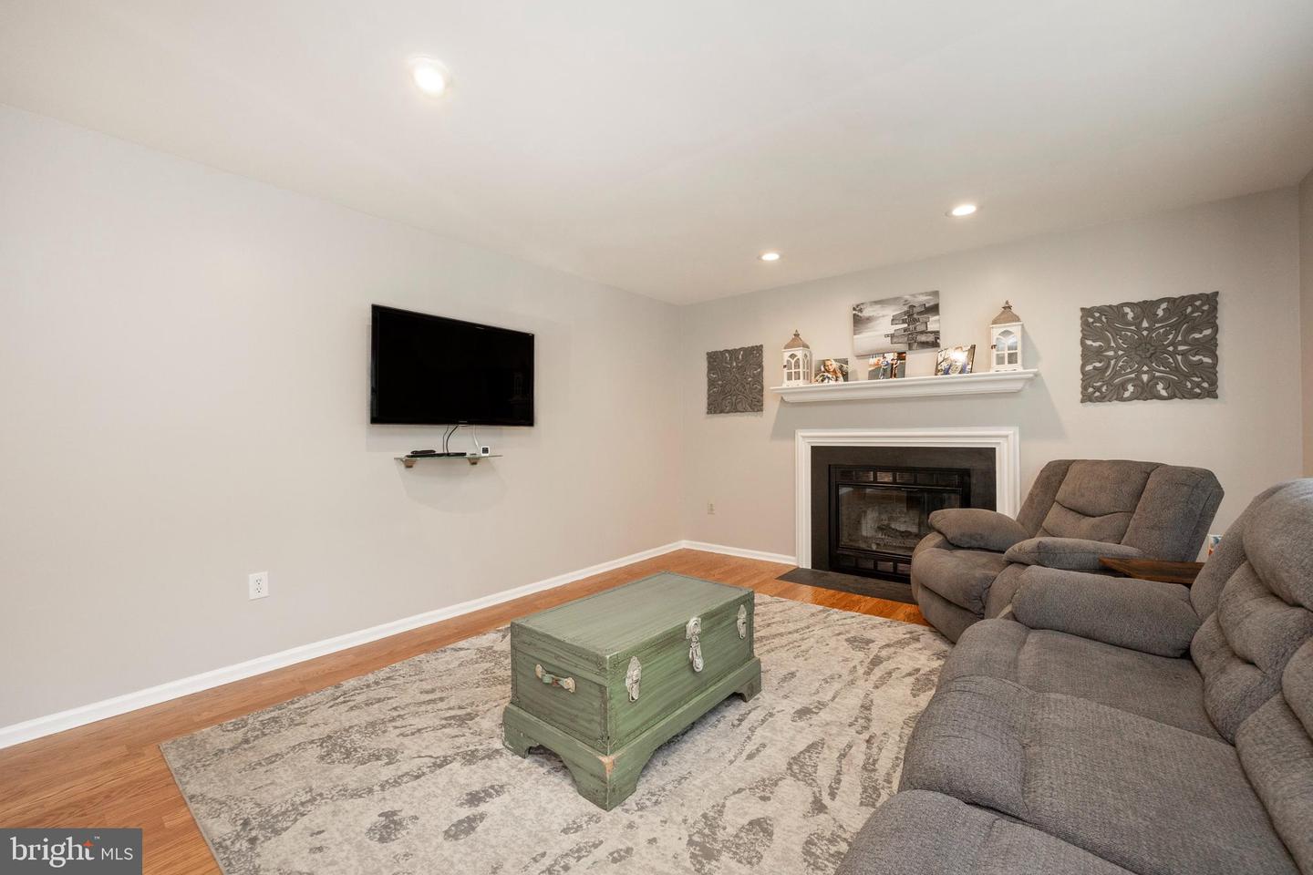 2329 Casmar Way