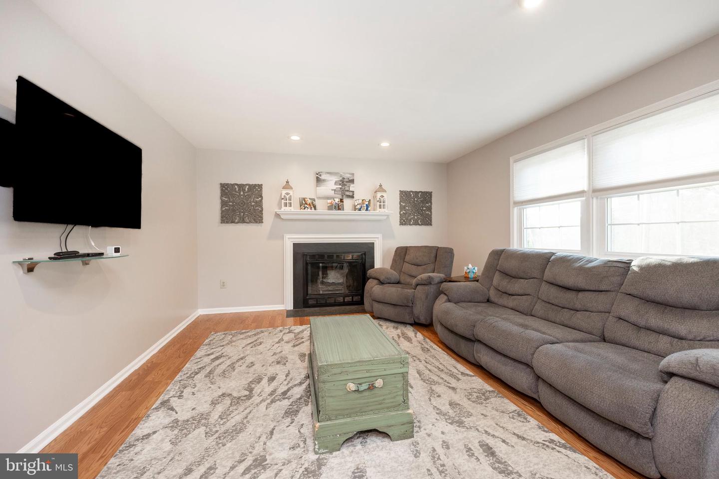 2329 Casmar Way