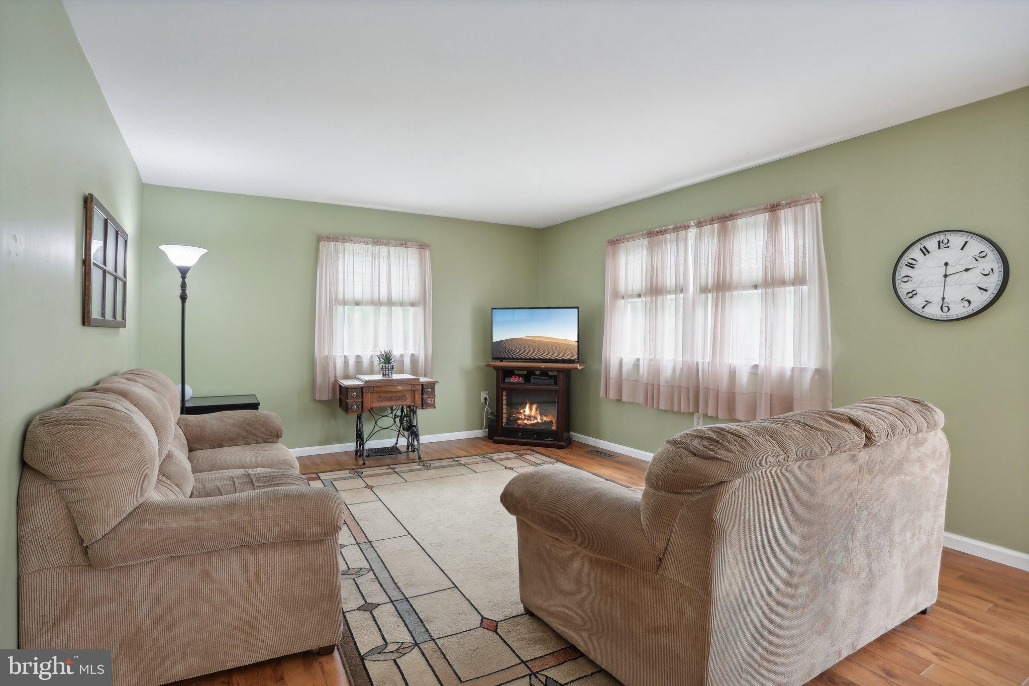 2330 Bromley Dr