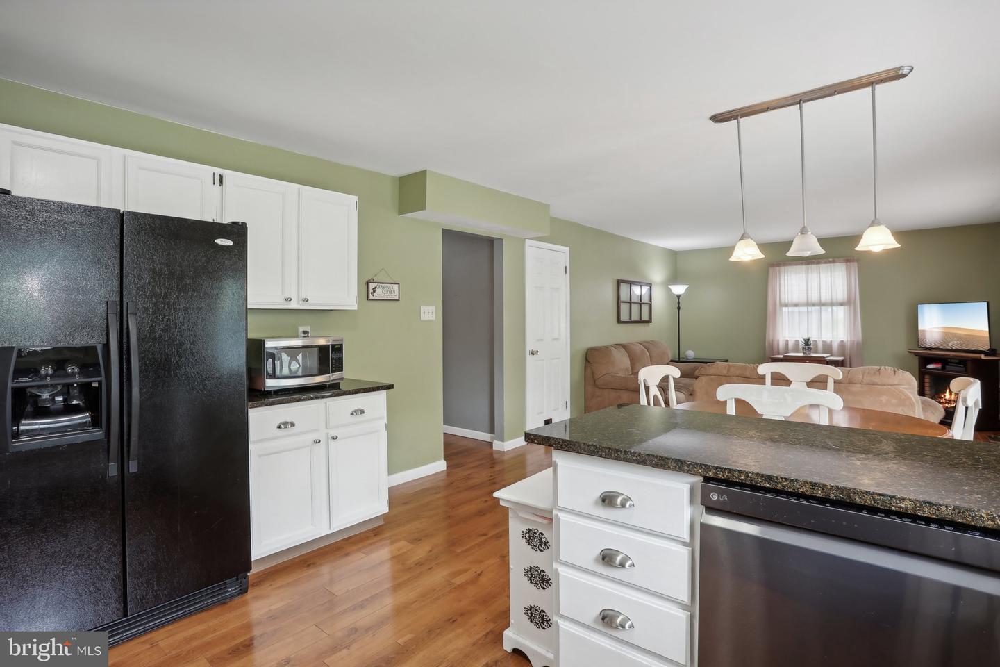 2330 Bromley Dr