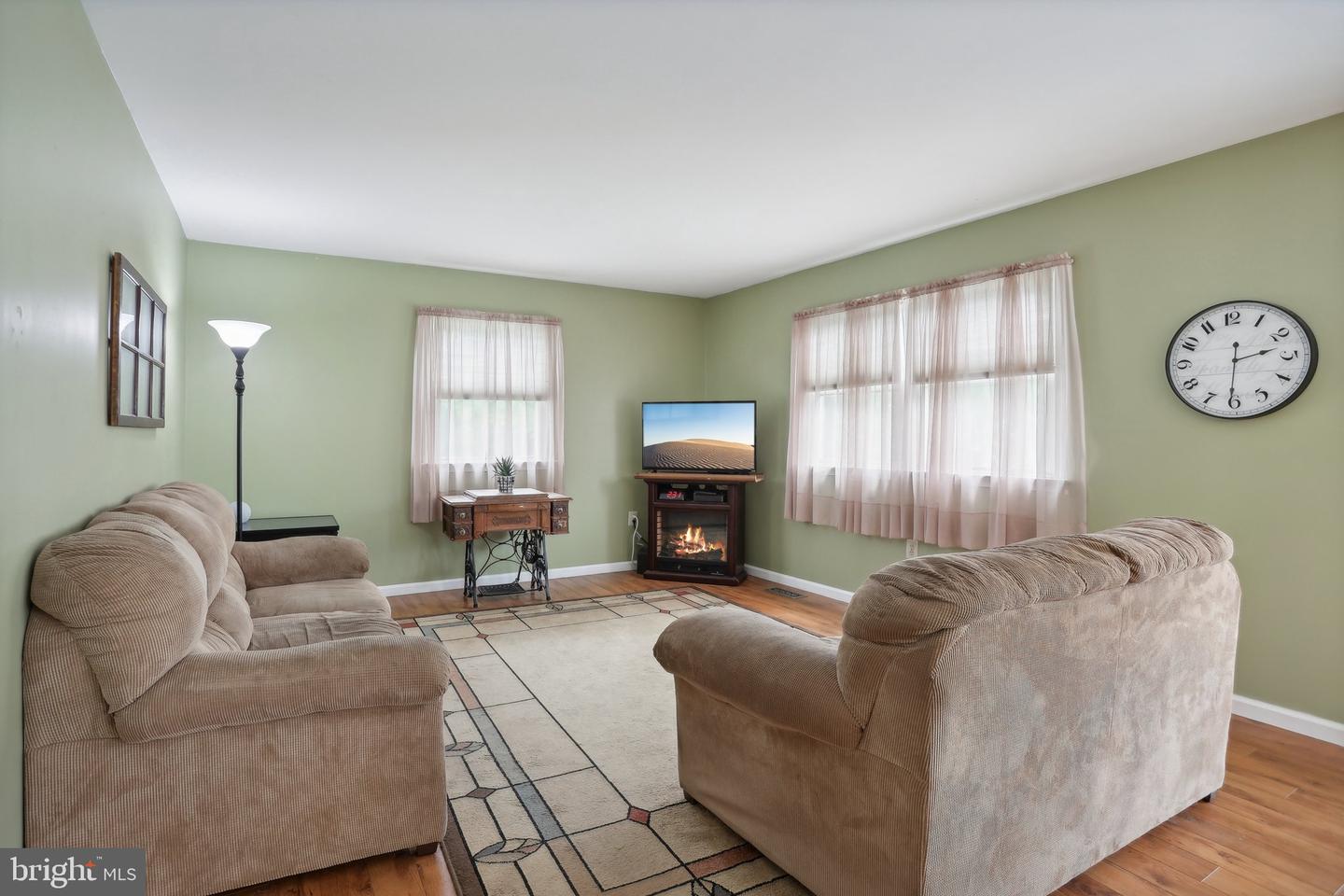 2330 Bromley Dr