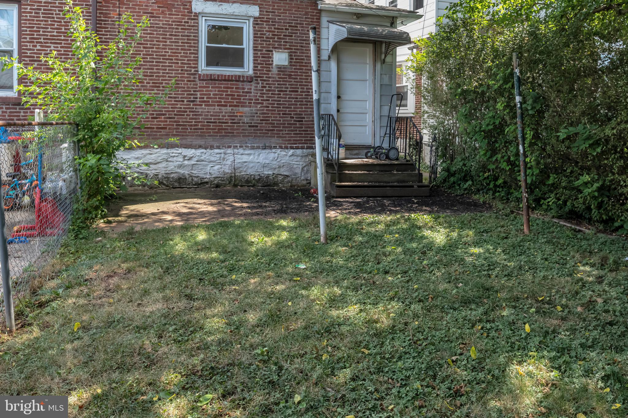 1009 Queen St