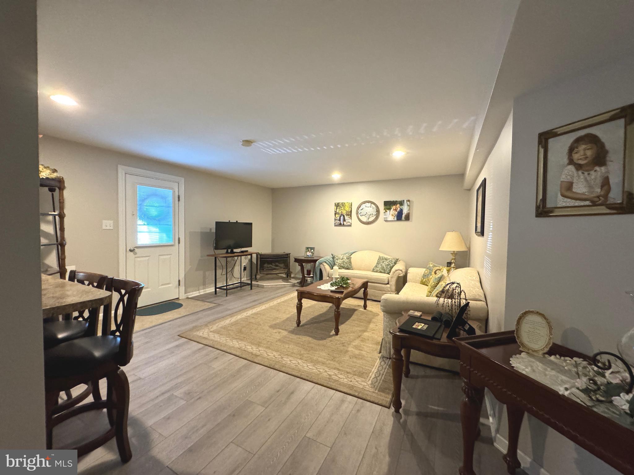 841 Grosstown Rd