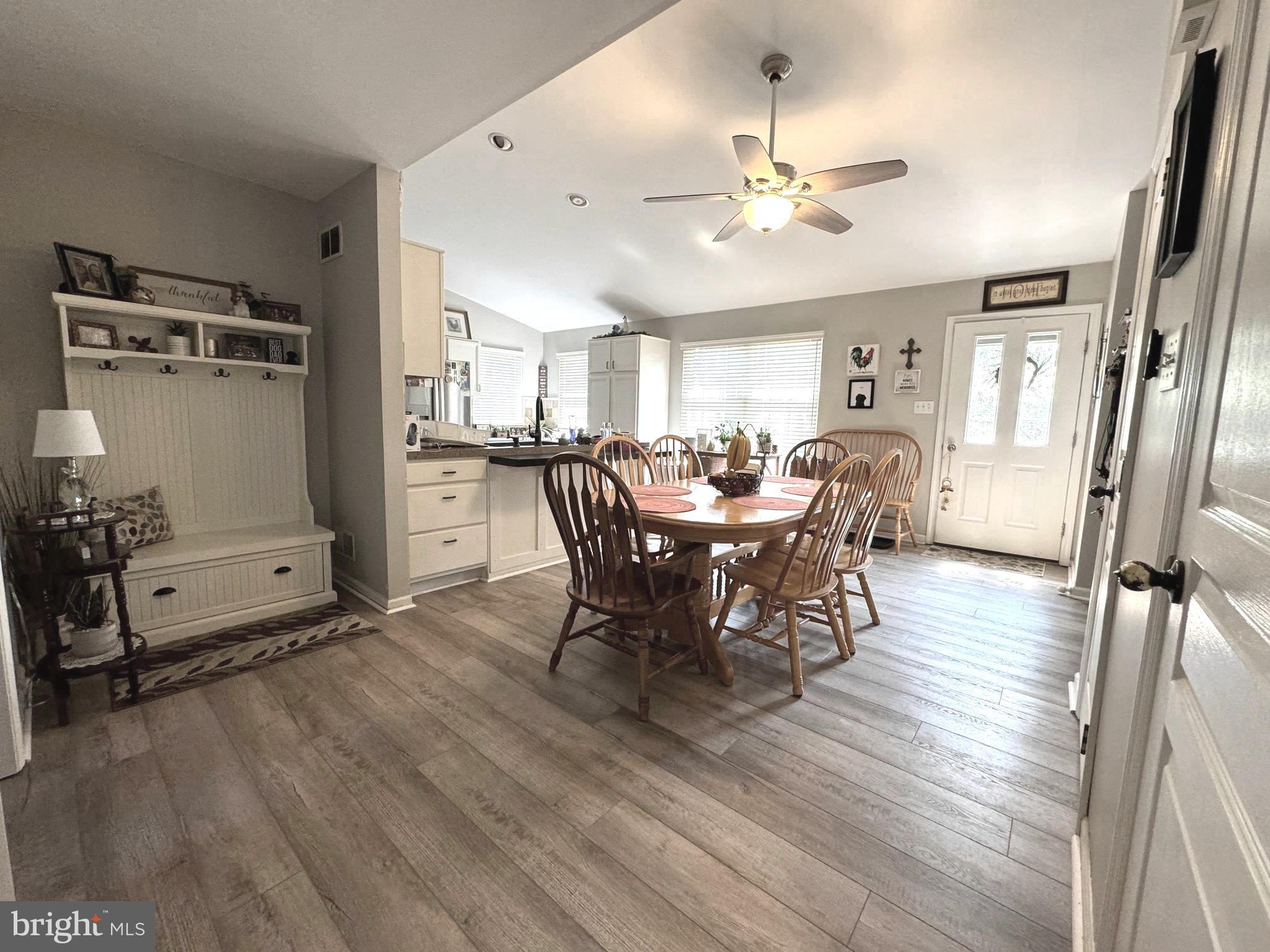 841 Grosstown Rd