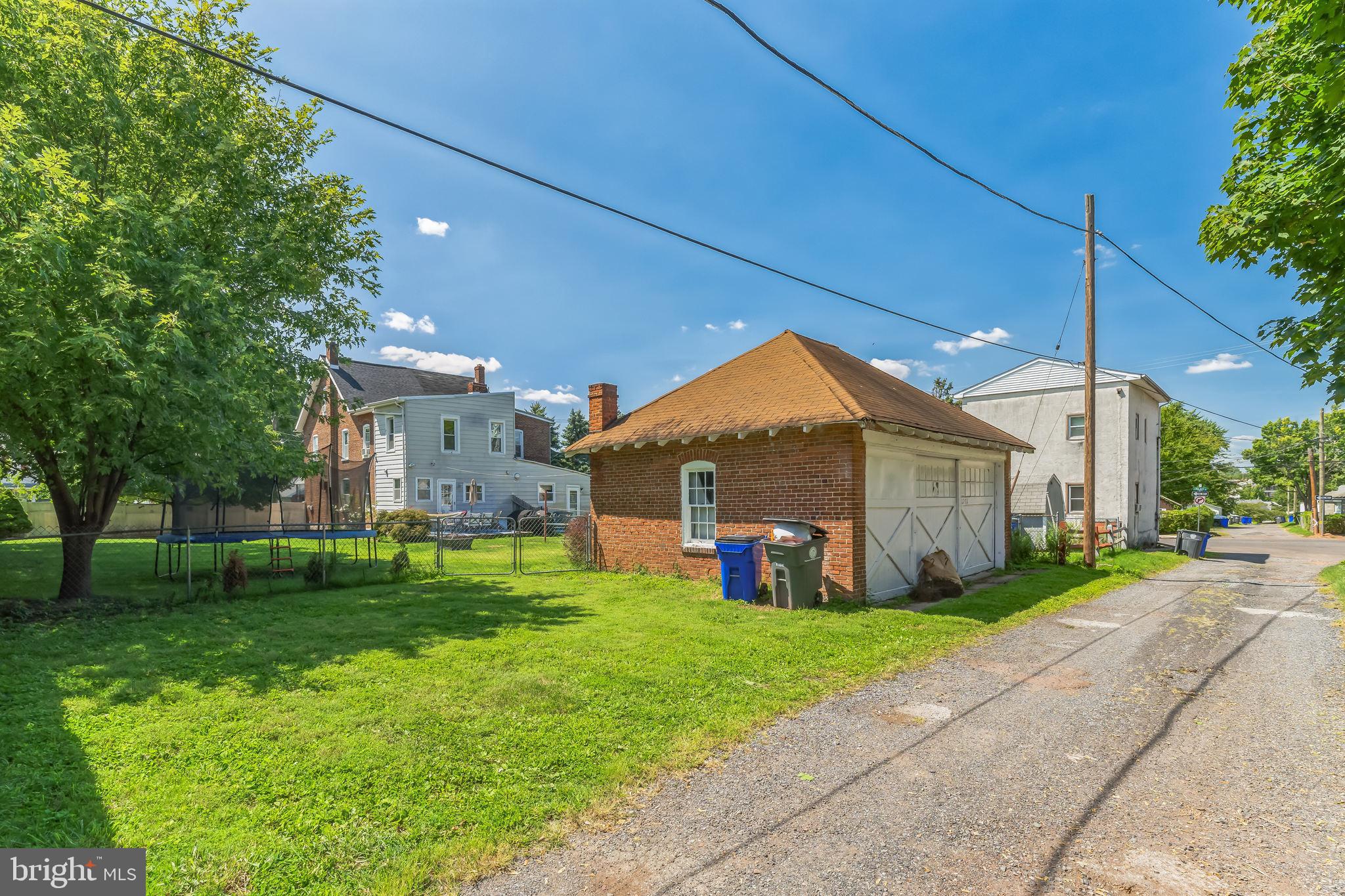 1211 Center Ave