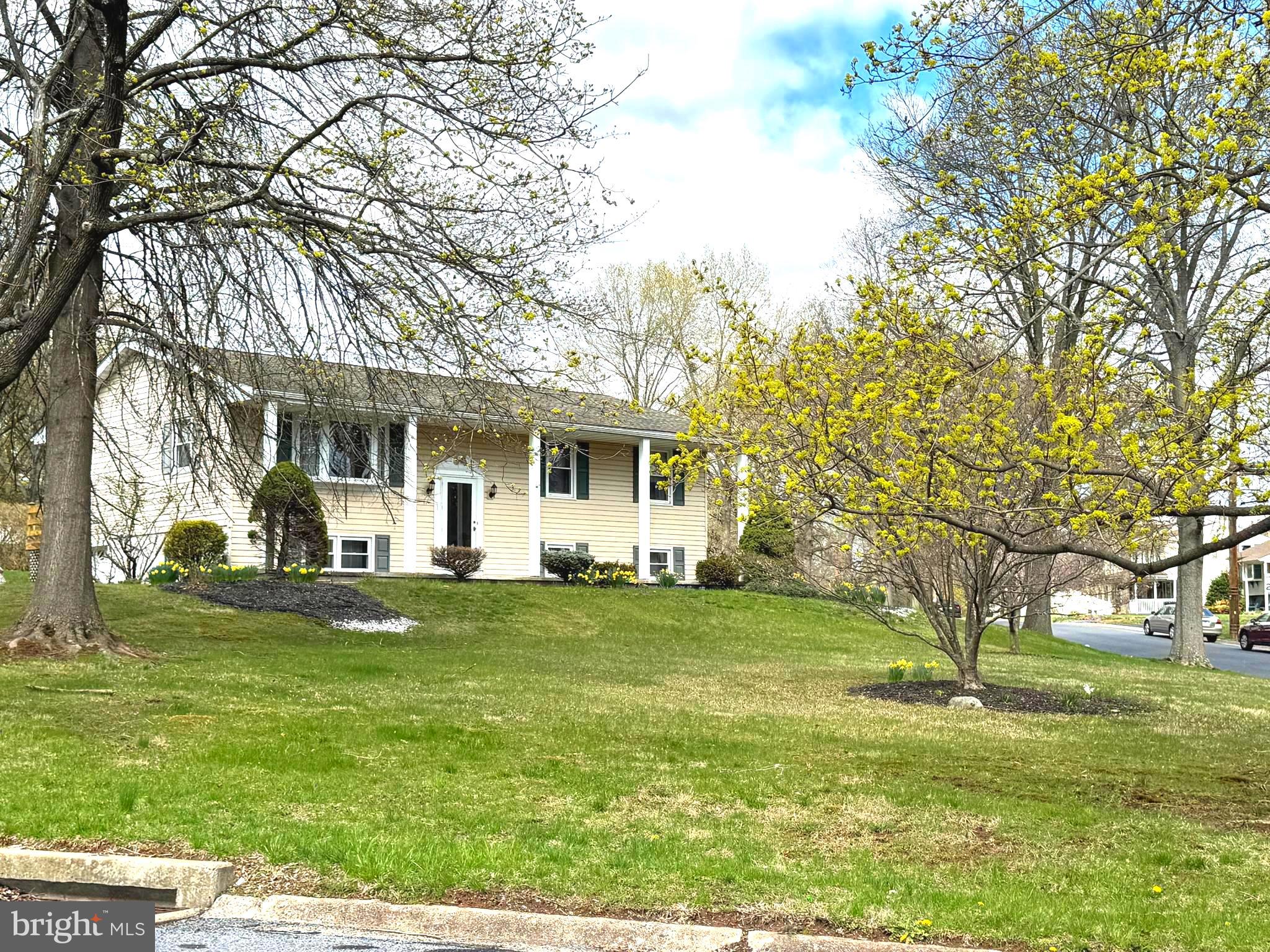 2485 Sunnyslope Dr