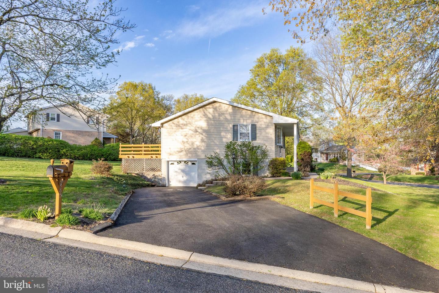2485 Sunnyslope Dr